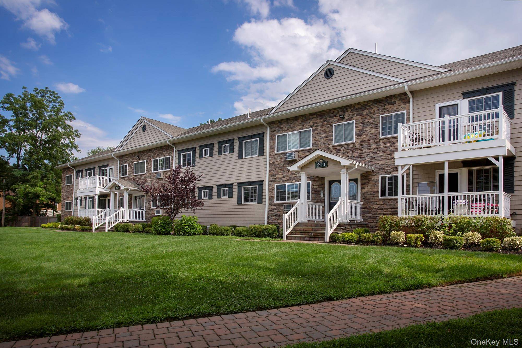 550 New HWY #1-2B, Hauppauge, NY 11788
