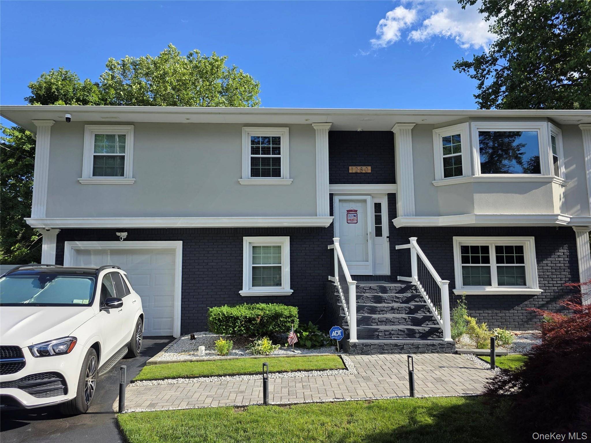 1280 Church ST, Bohemia, NY 11716