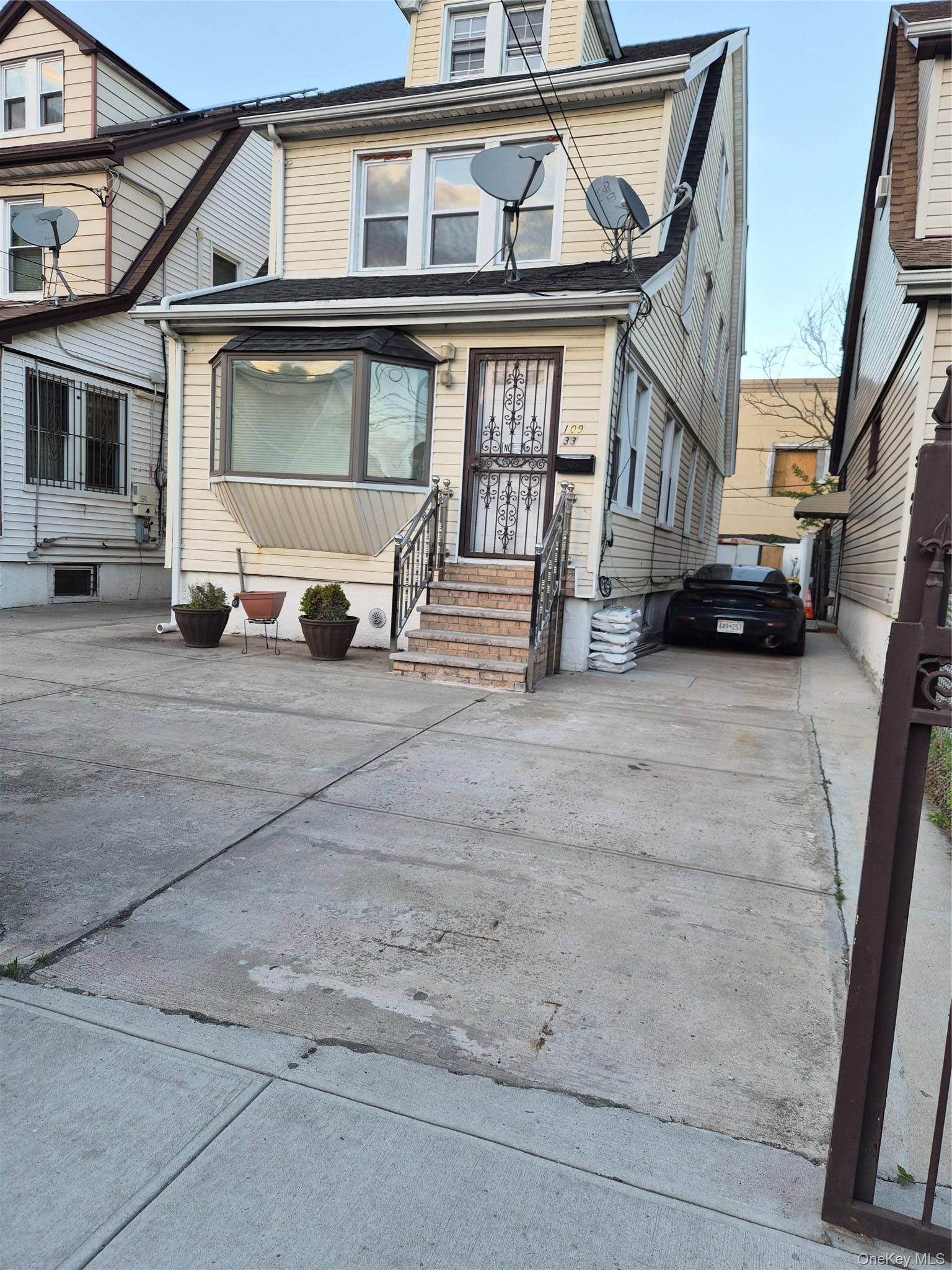109-33 135th ST, South Ozone Park, NY 11420