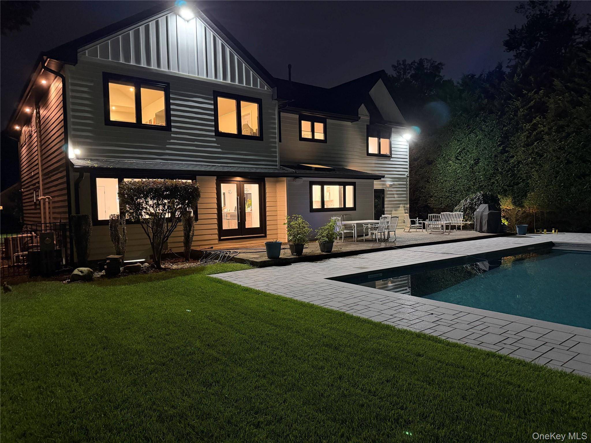 43 Marian LN, Jericho, NY 11753