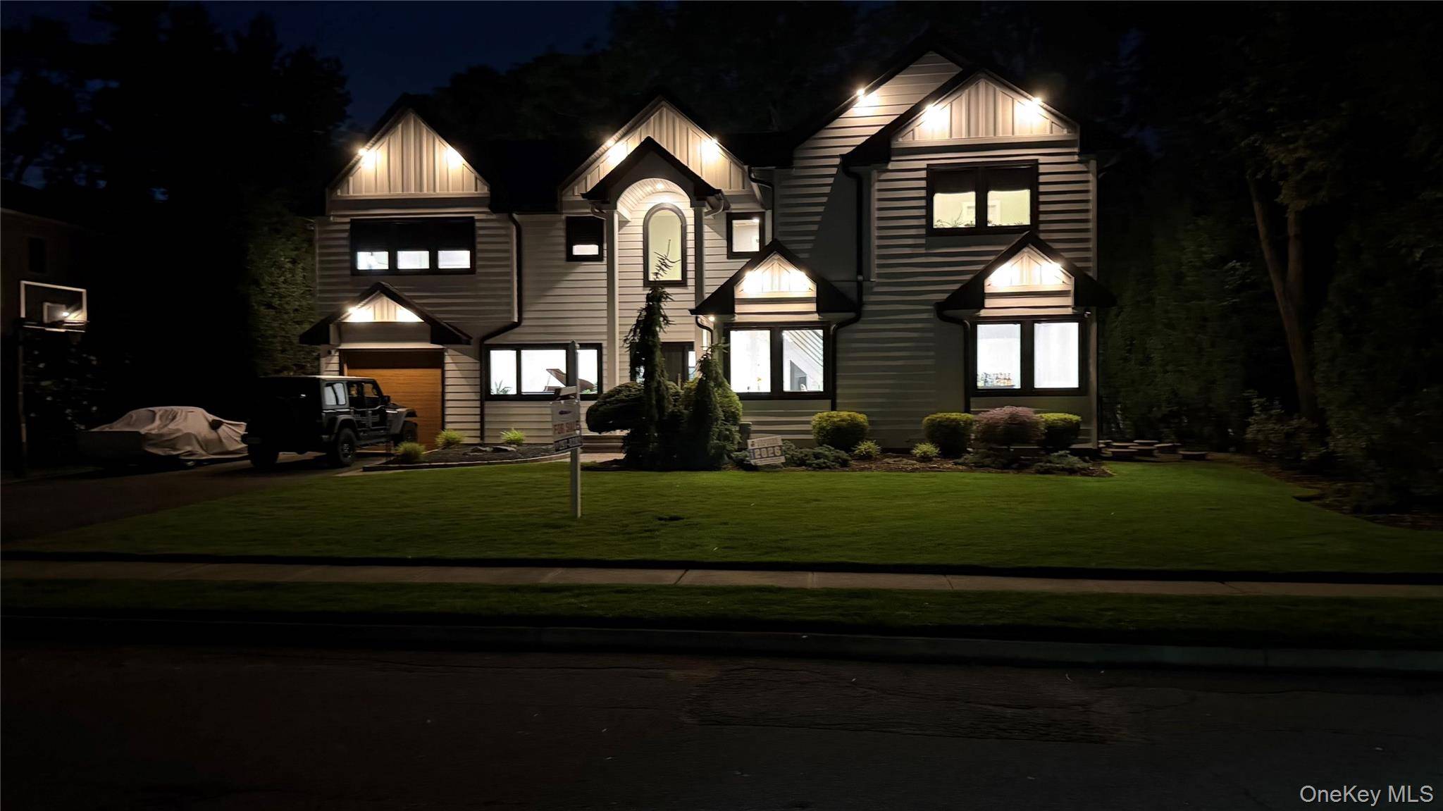 43 Marian LN, Jericho, NY 11753