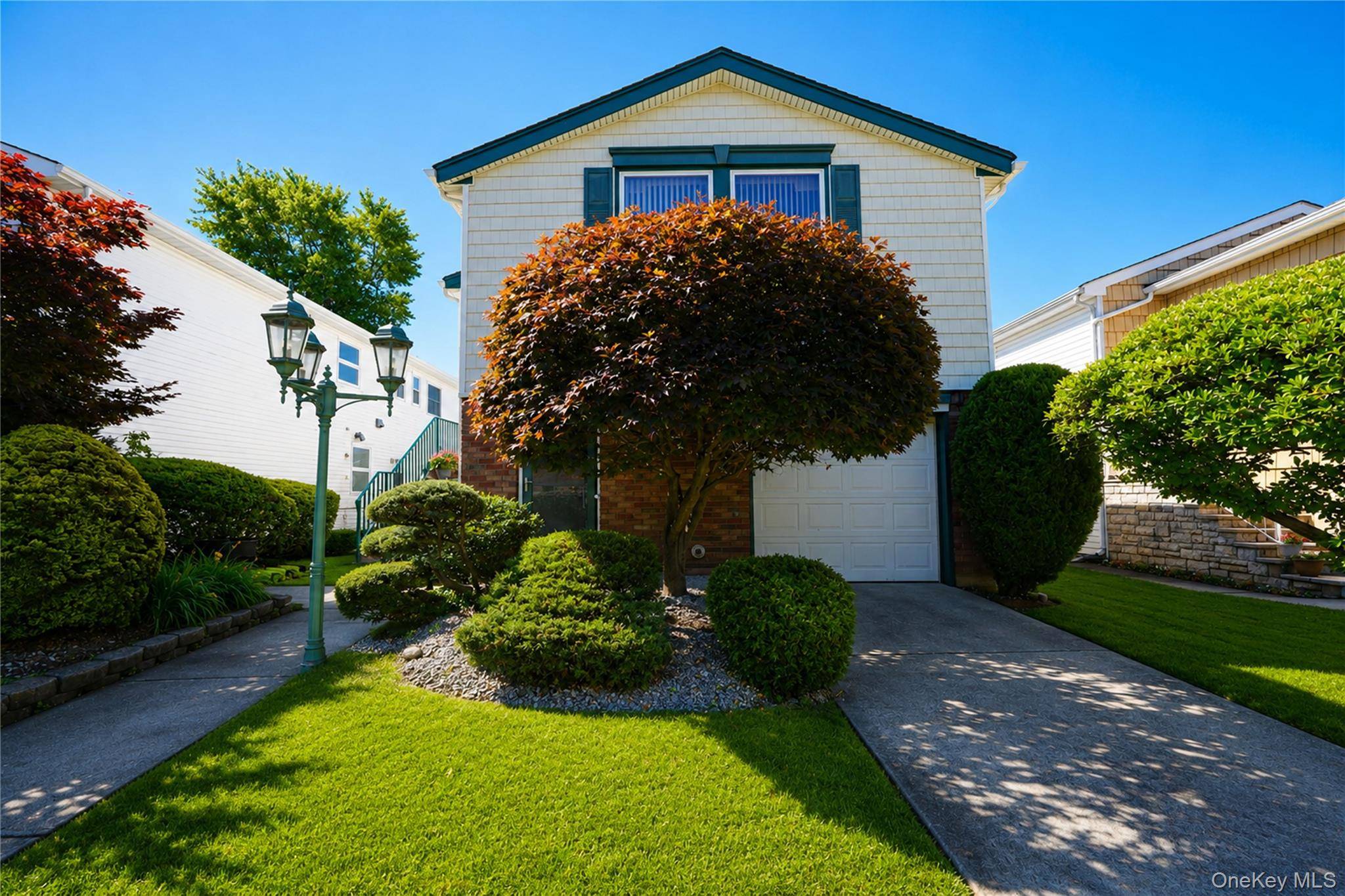 47 Stanley CIR, Staten Island, NY 10308