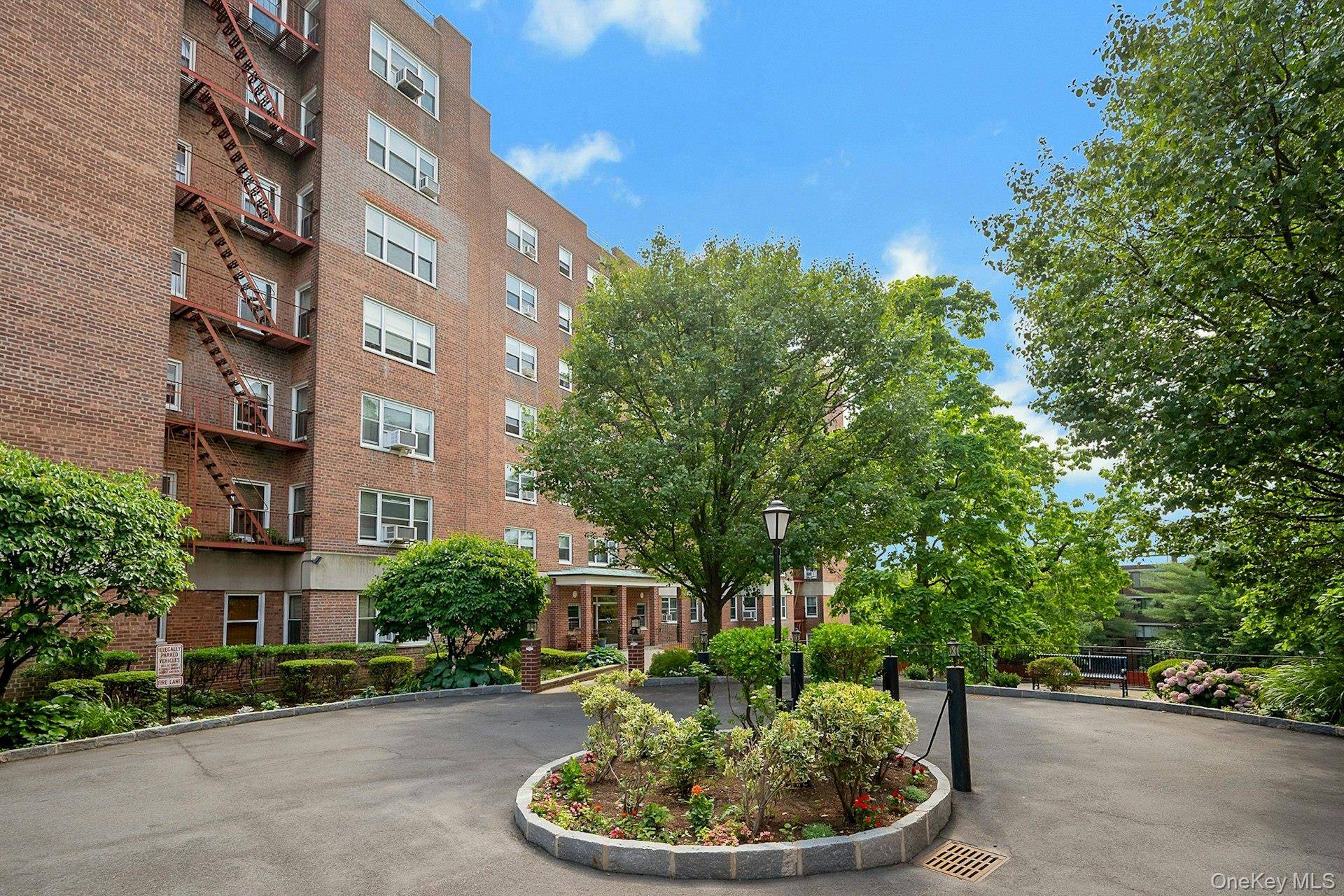 280 Collins AVE #6D, Fleetwood, NY 10552