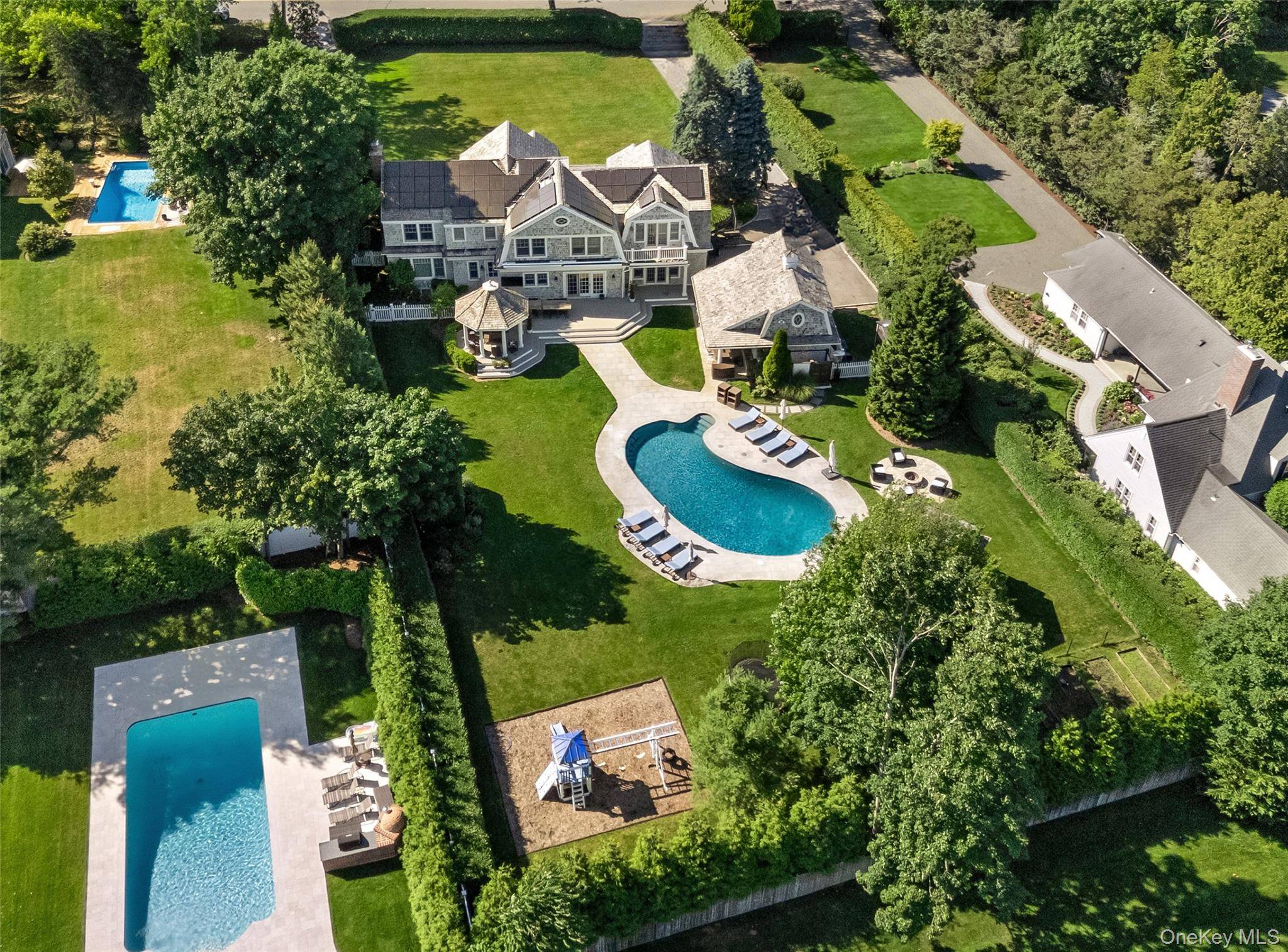 275 Main ST, Westhampton Beach, NY 11978