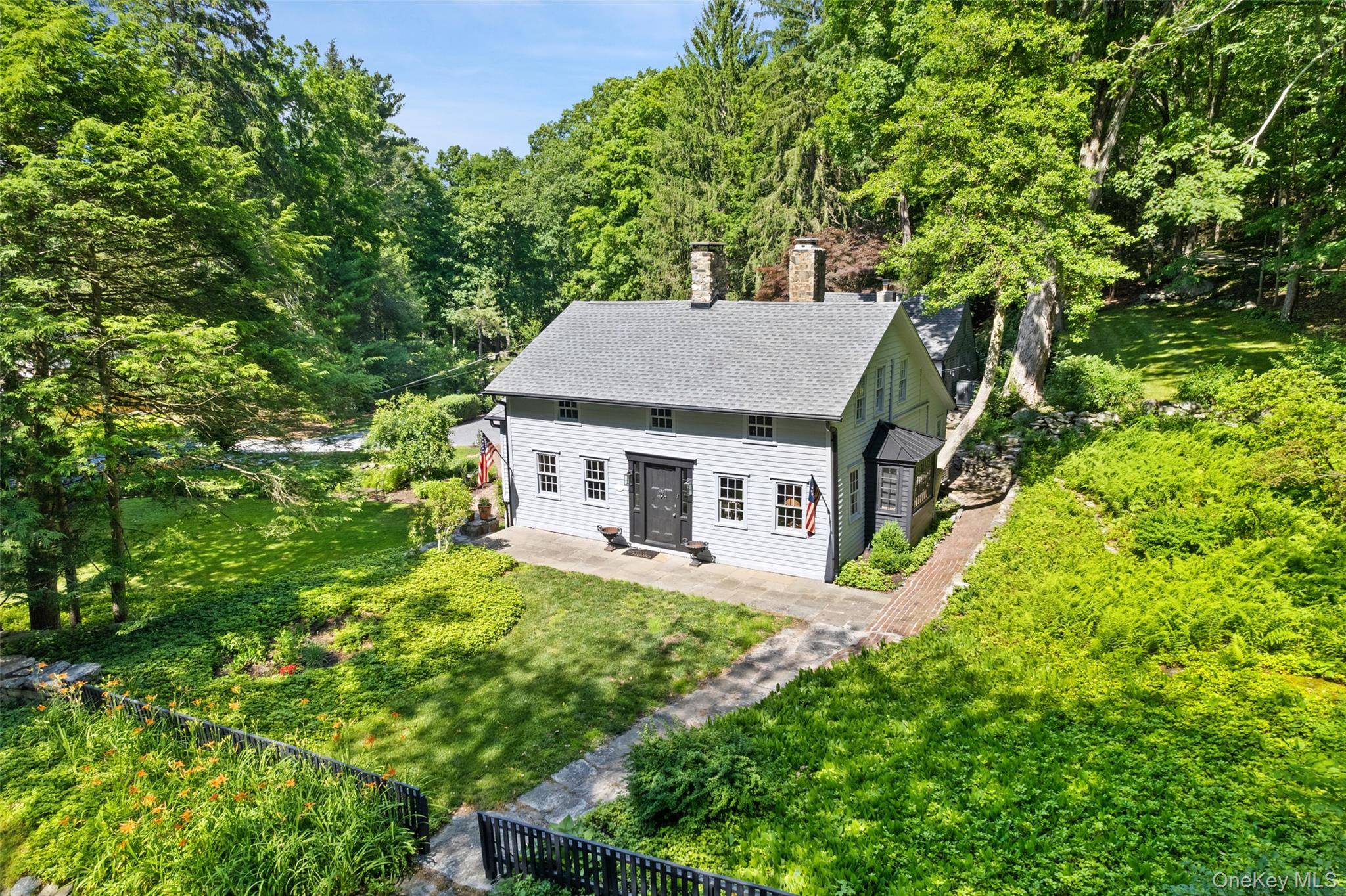 35 Old Snake Hill RD, Pound Ridge, NY 10576