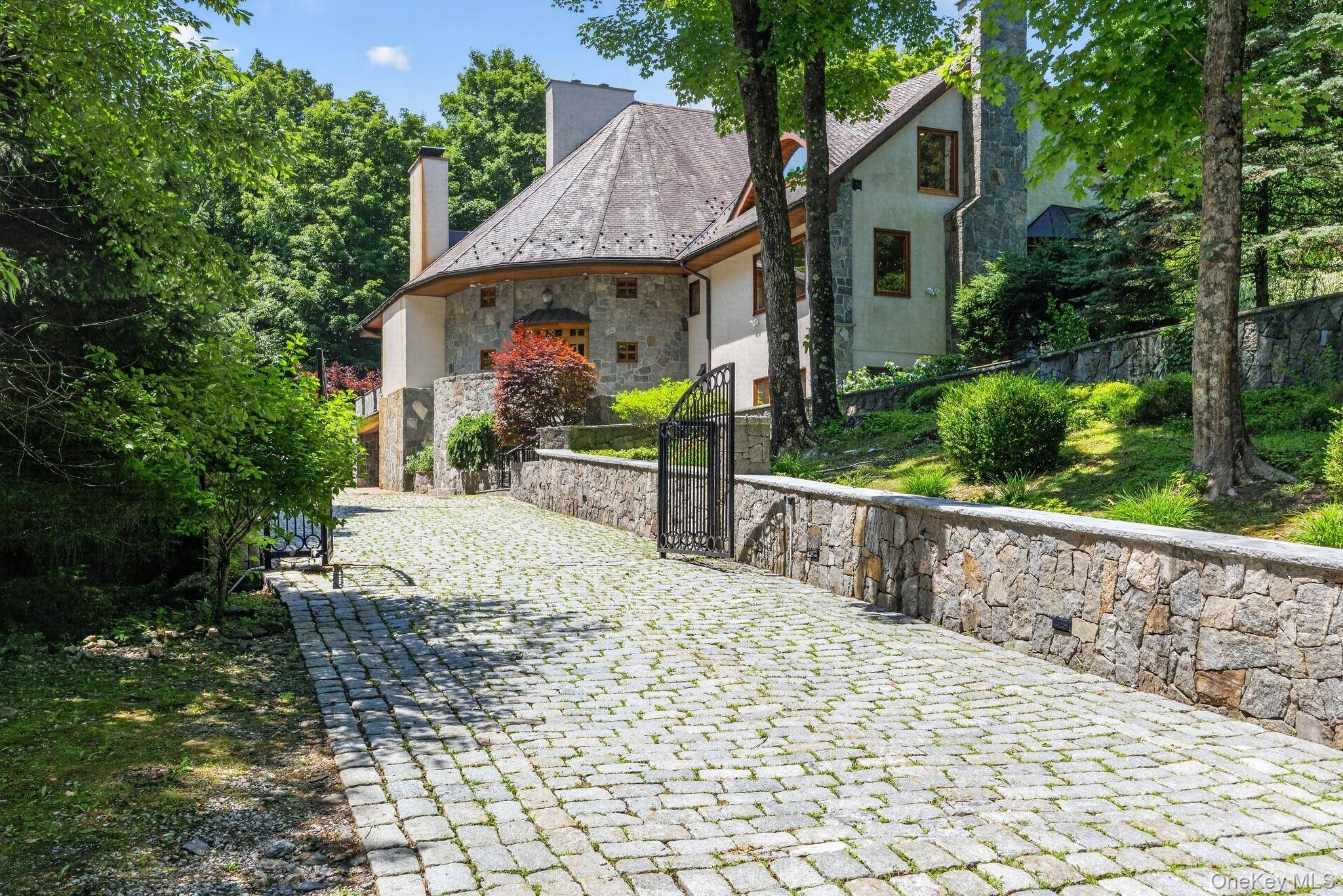 23 Inningwood RD, Ossining, NY 10562