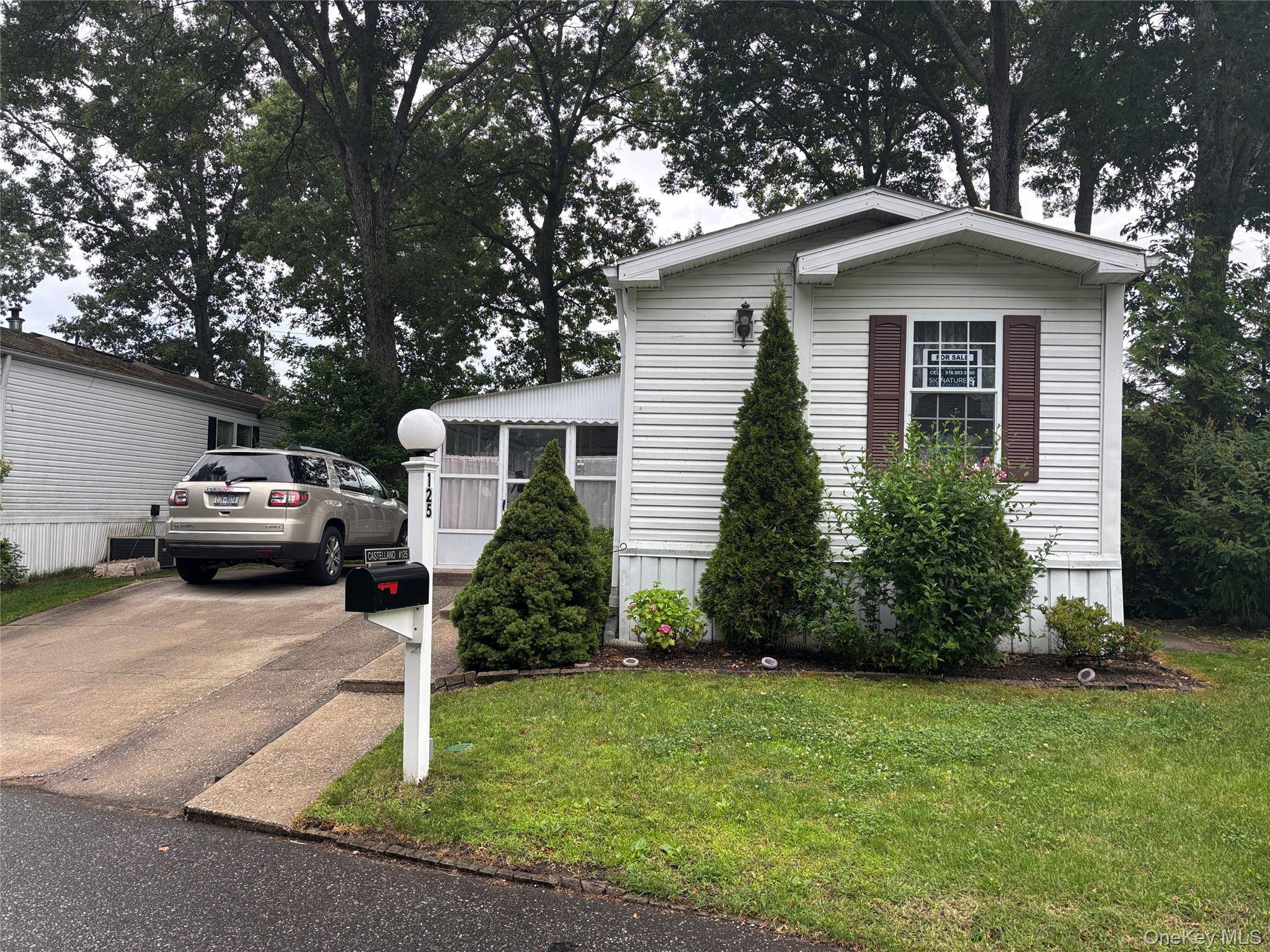 1661 Old Country RD #125, Riverhead, NY 11901