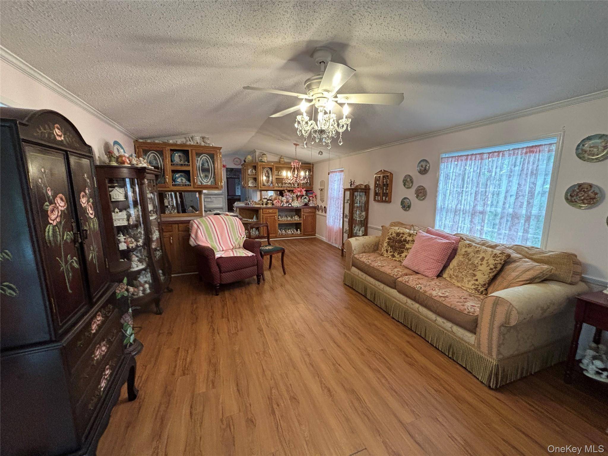 1661 Old Country RD #125, Riverhead, NY 11901
