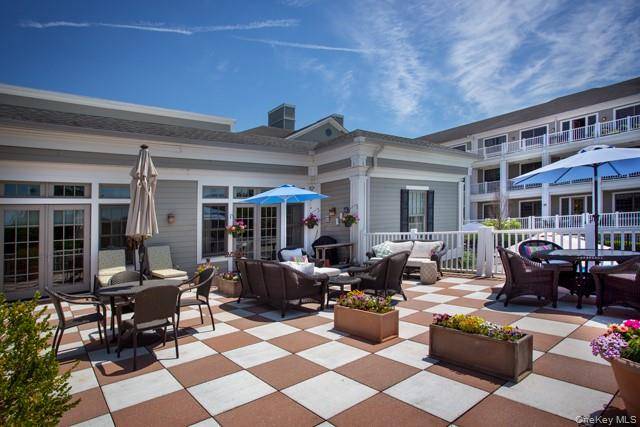 61 Bryant AVE #317, Roslyn Harbor, NY 11576