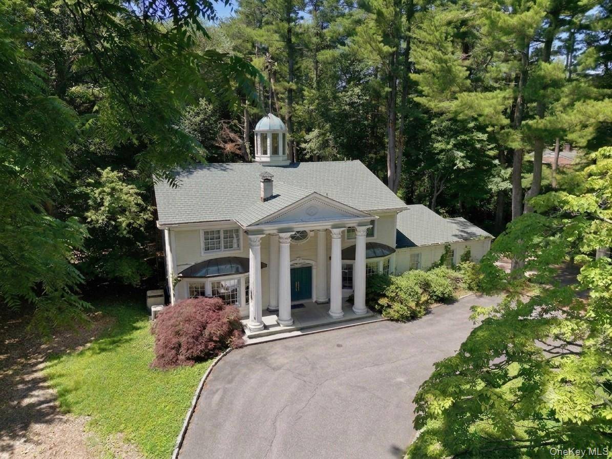 19 Pheasant Hill LN, Old Brookville, NY 11545