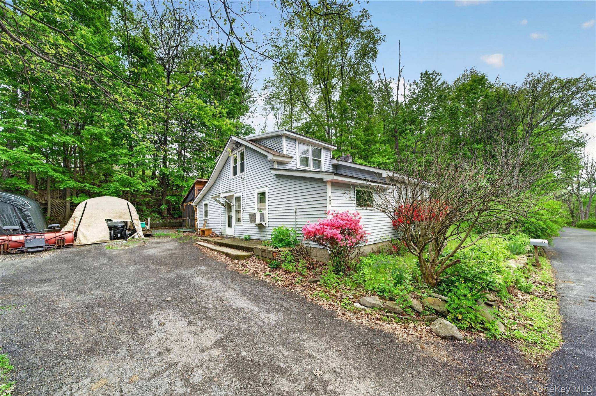 32 Tarbell RD, Bloomingburg, NY 12721