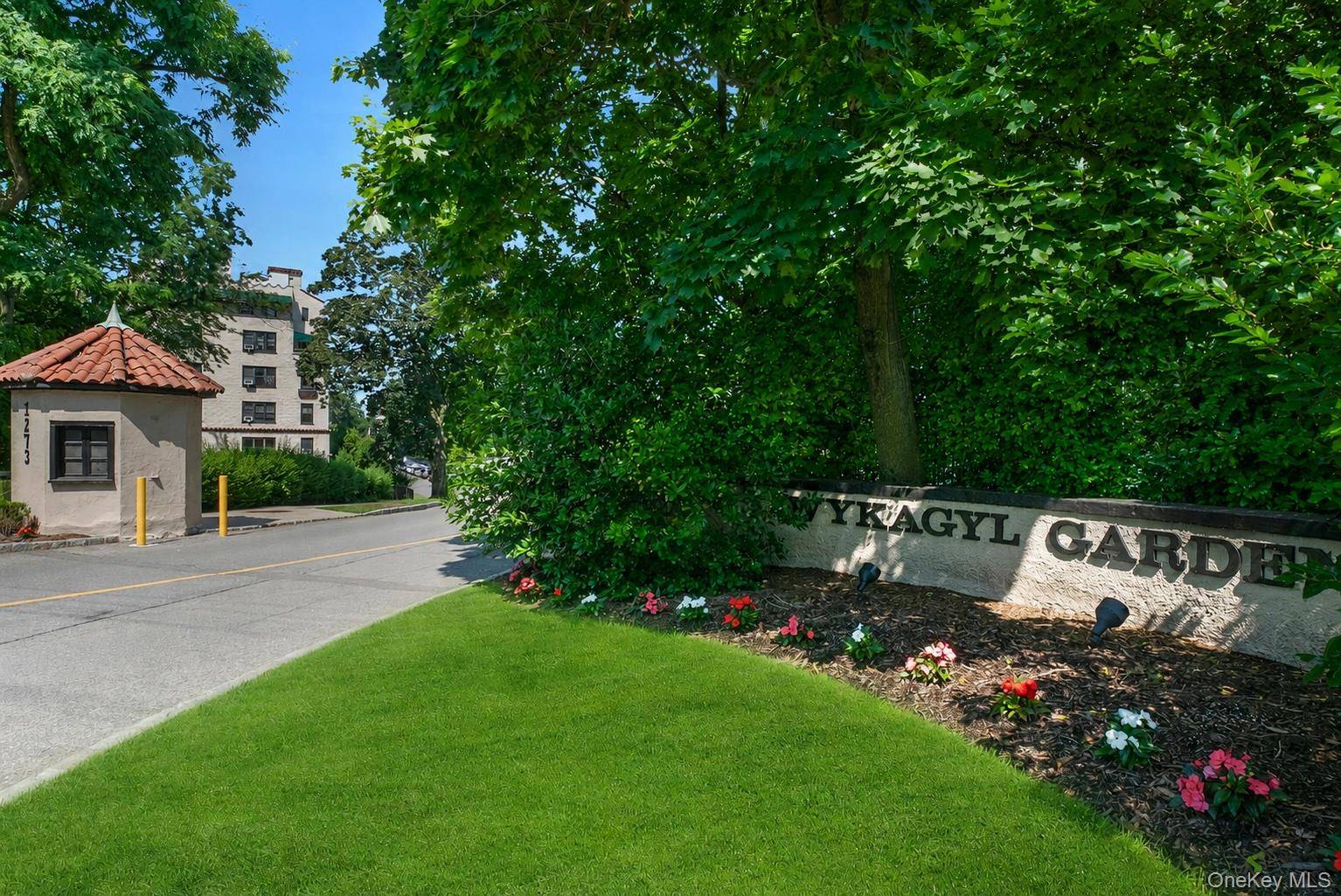 1273 North AVE #Entry 8, Apt 2F, New Rochelle, NY 10804