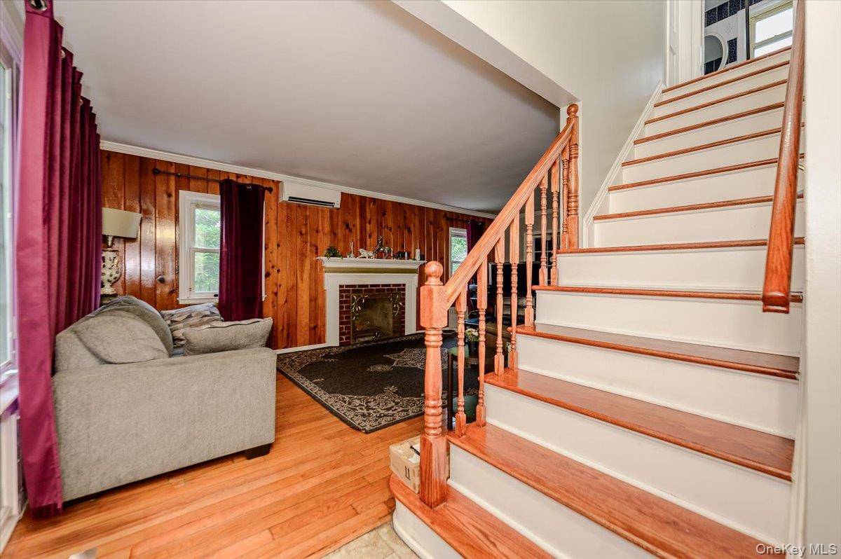 295 Maryland AVE, Freeport, NY 11520