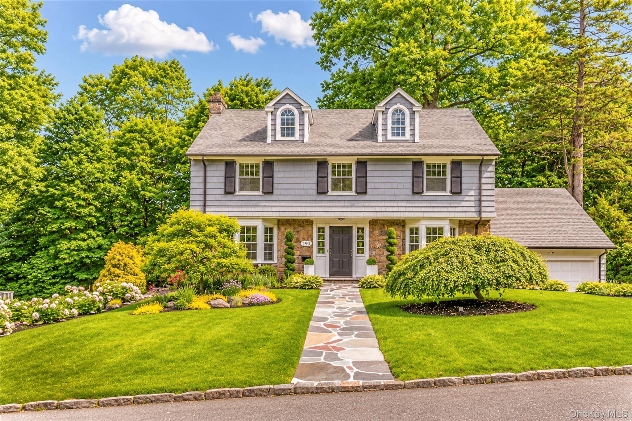 190 Douglas PL, Mount Vernon, NY 10552