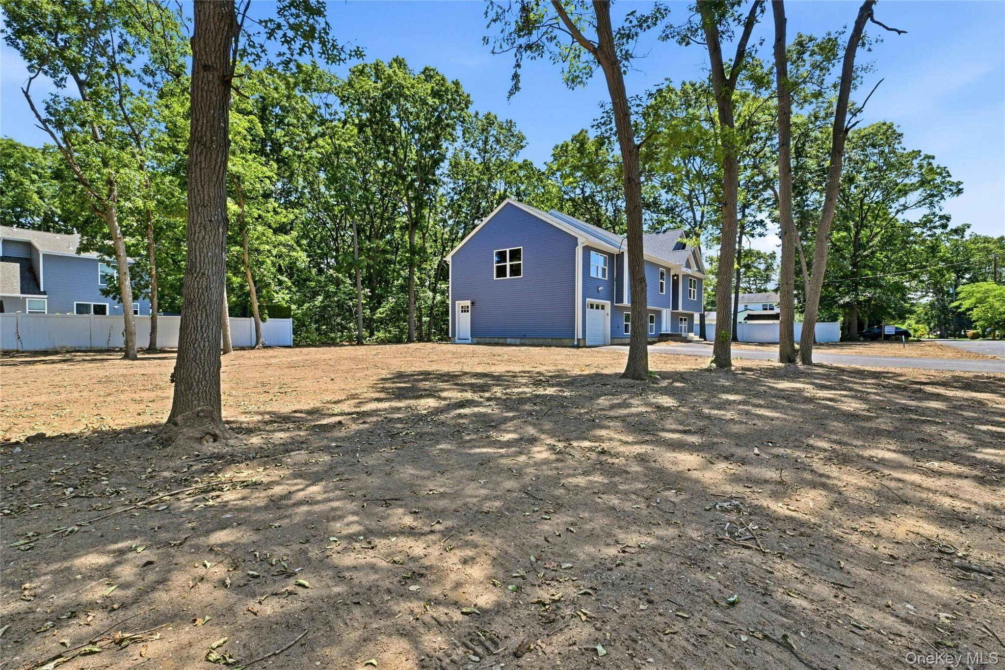 37 2nd ST, Moriches, NY 11955