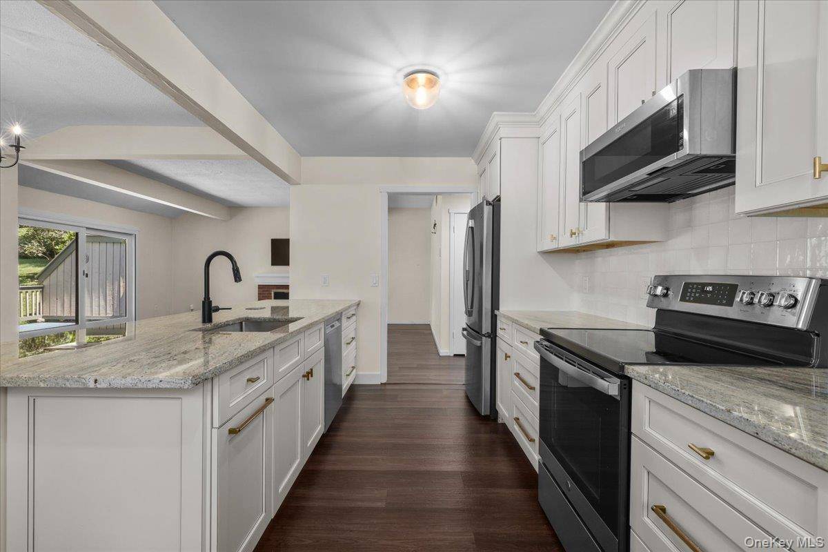 156 Heritage HLS #A, Somers, NY 10589