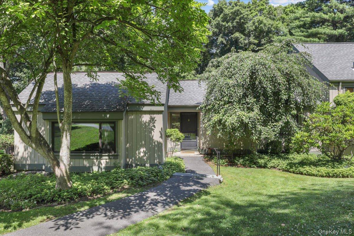 156 Heritage HLS #A, Somers, NY 10589