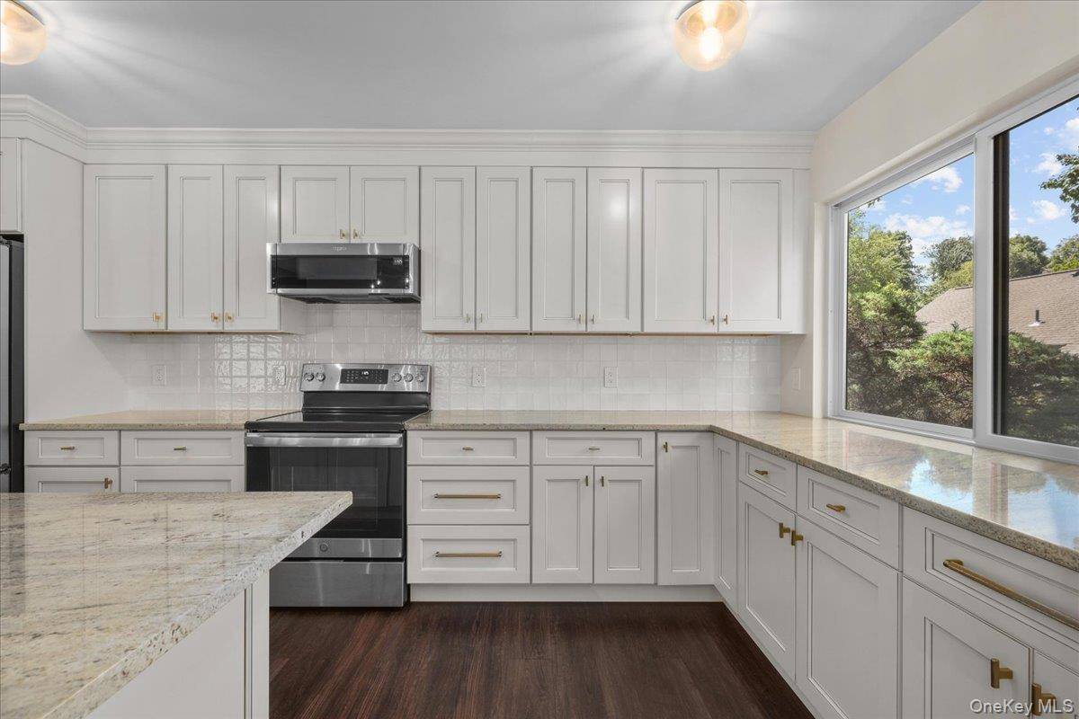 156 Heritage HLS #A, Somers, NY 10589