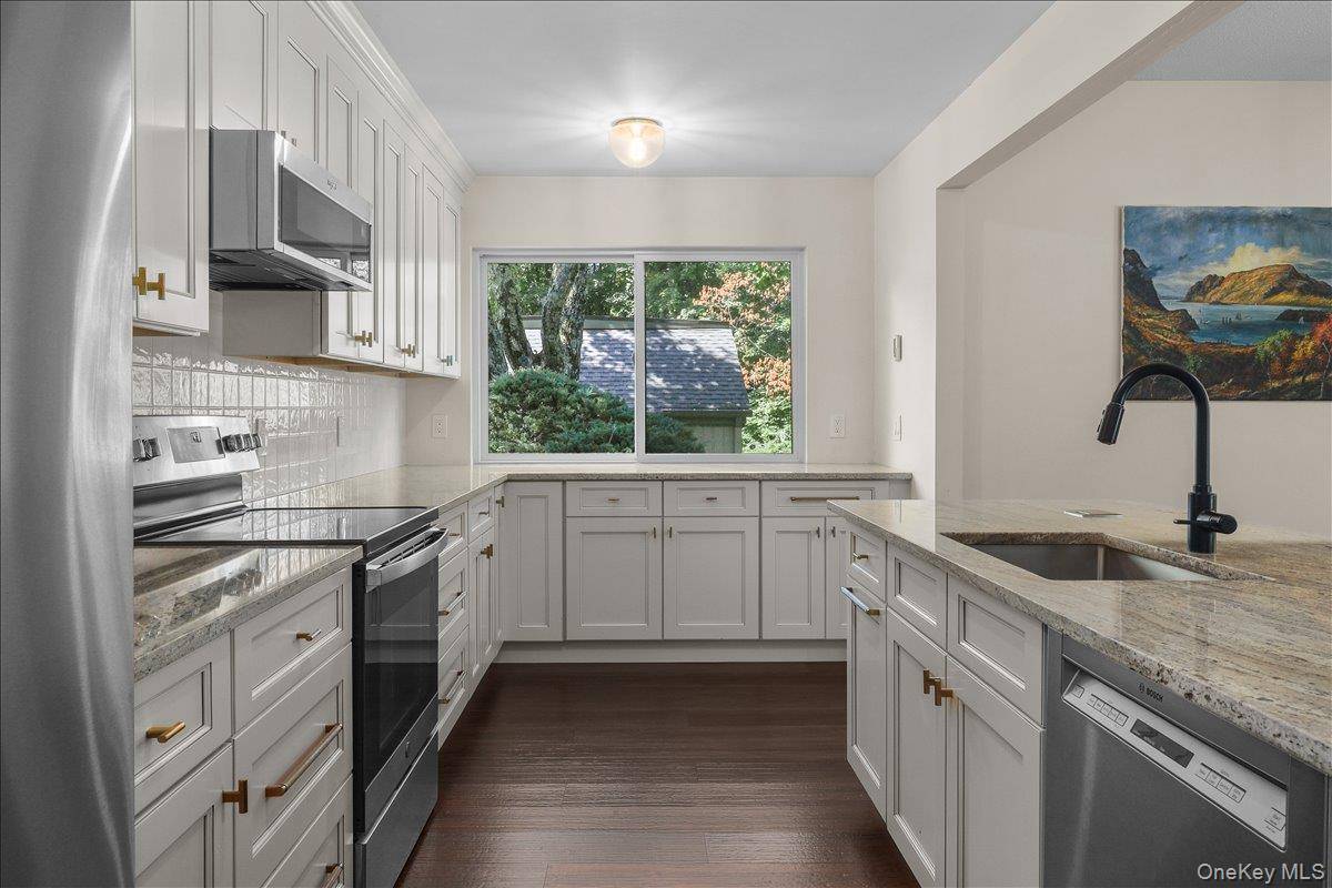 156 Heritage HLS #A, Somers, NY 10589