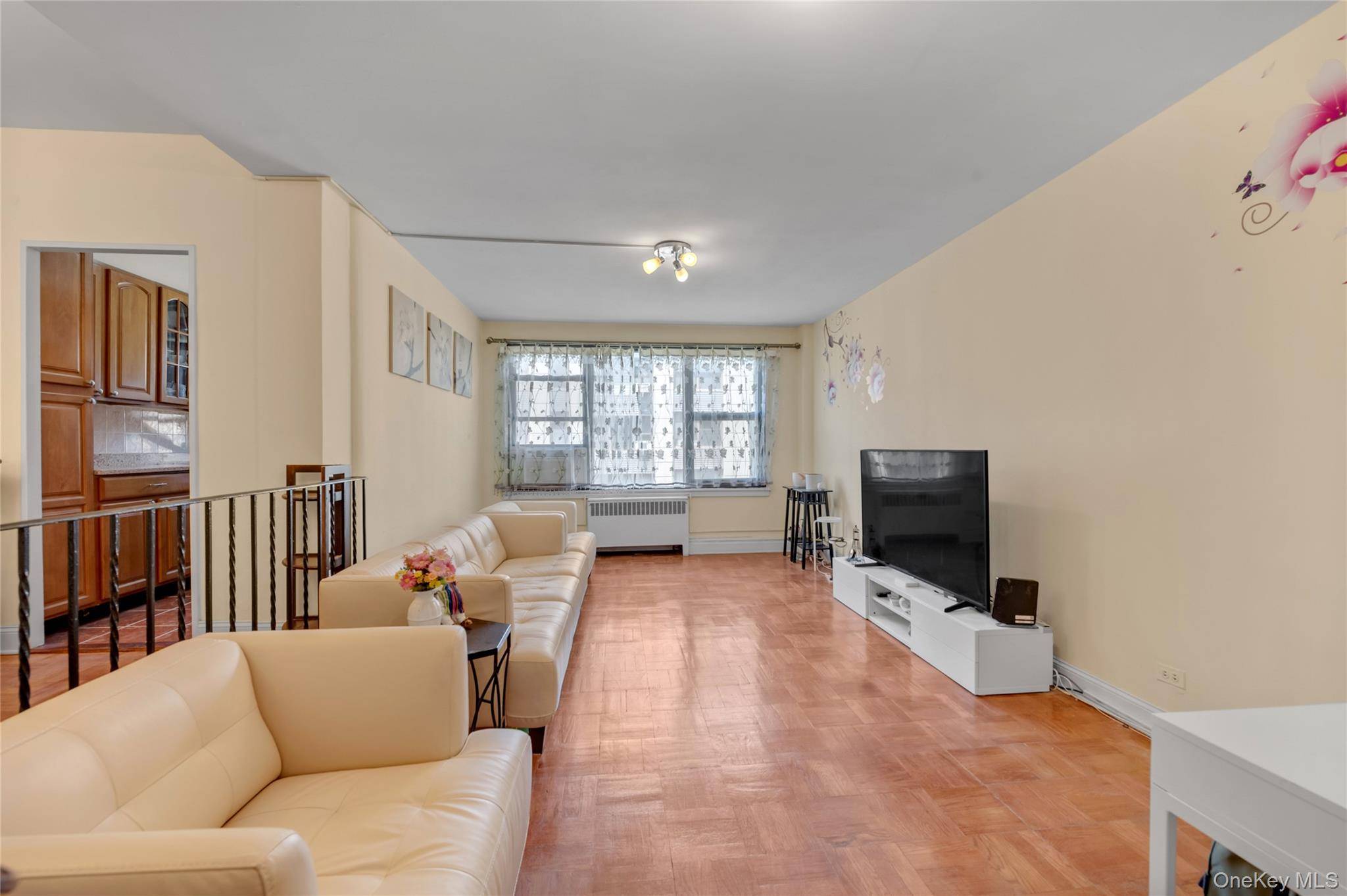 98-25 64th RD #6F, Rego Park, NY 11374