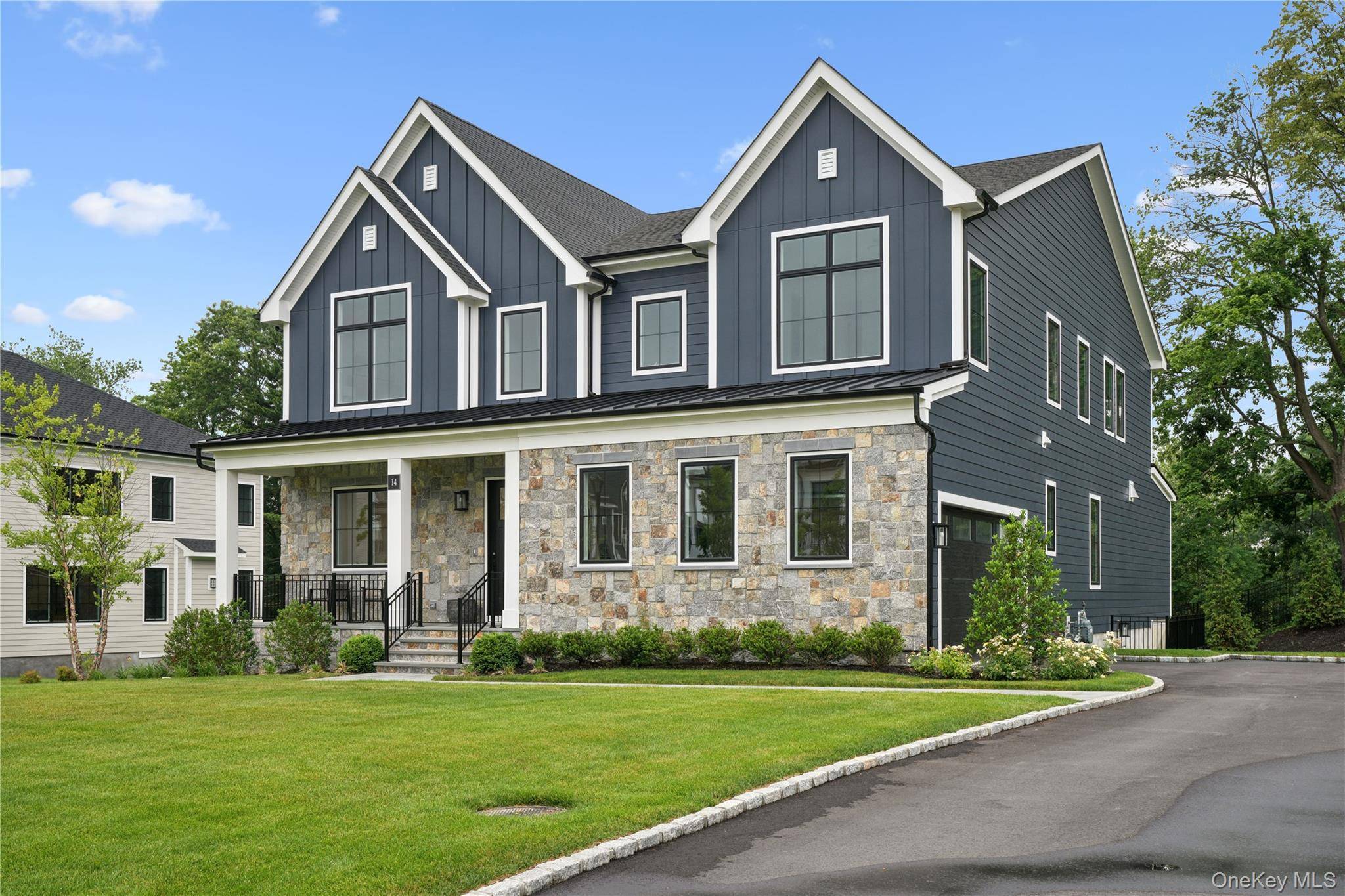 14 Sequoia CIR, Manhasset, NY 11030