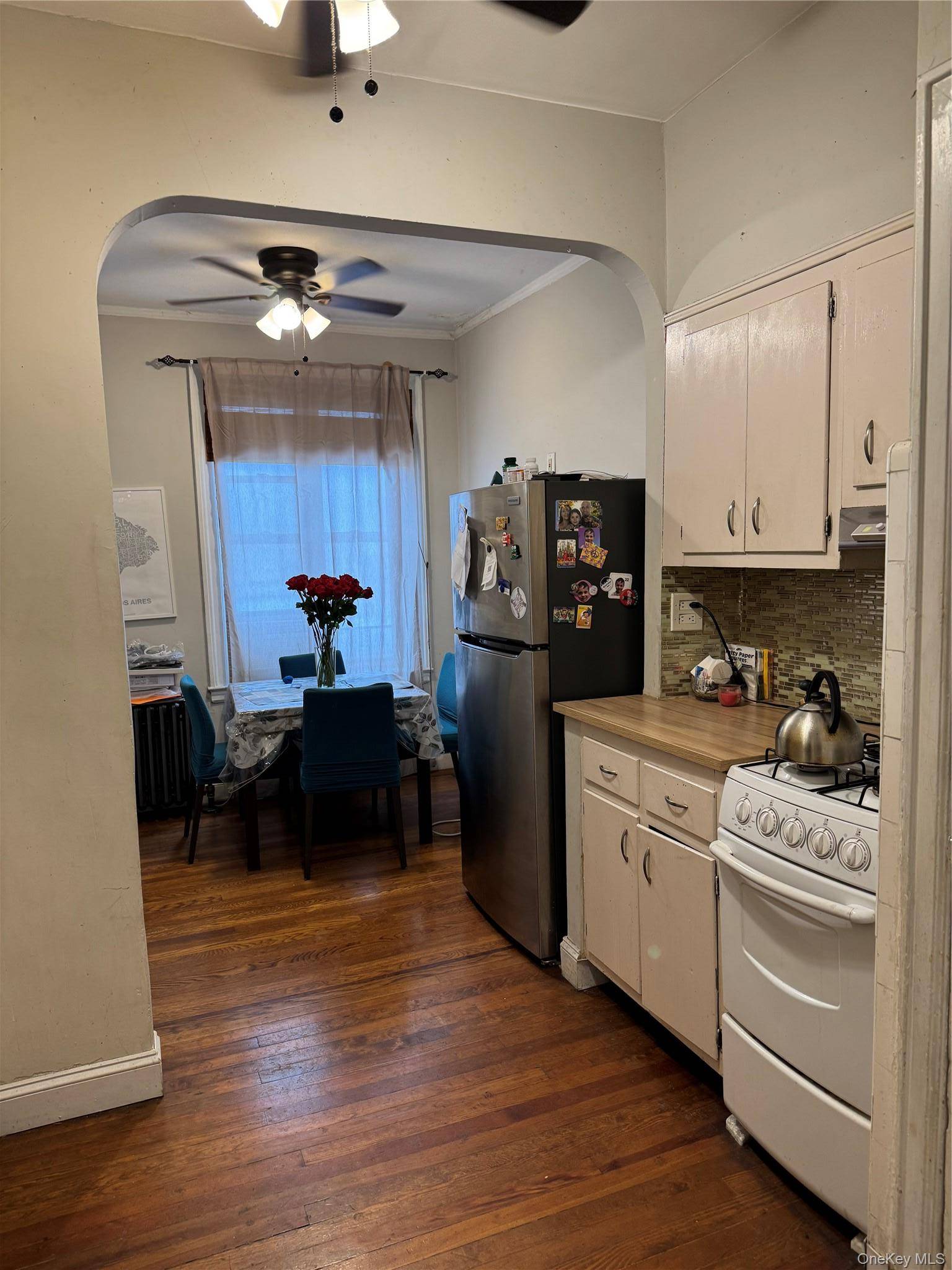 2922 Barnes AVE #6L, Bronx, NY 10467