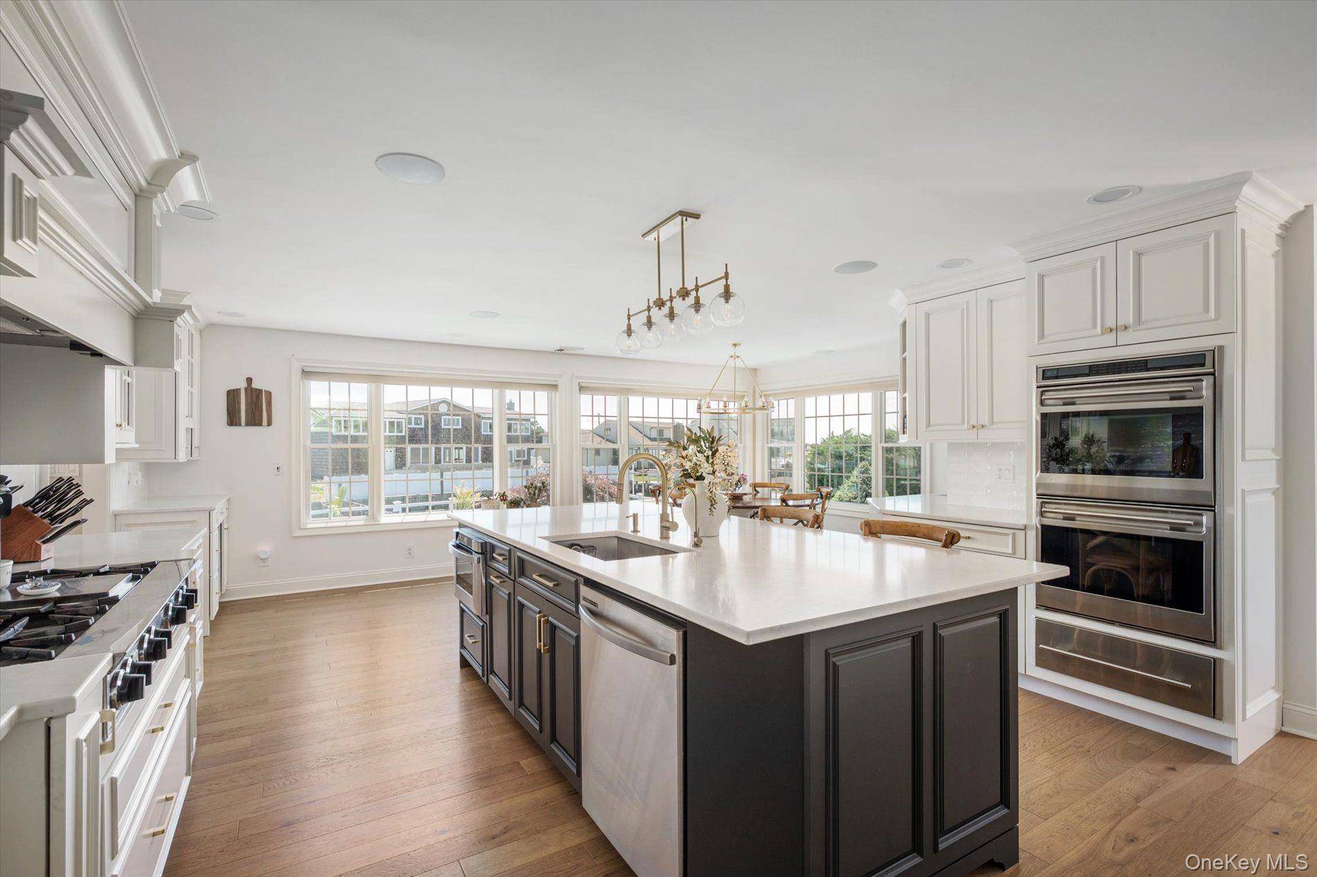 280 Bay DR, Massapequa, NY 11758
