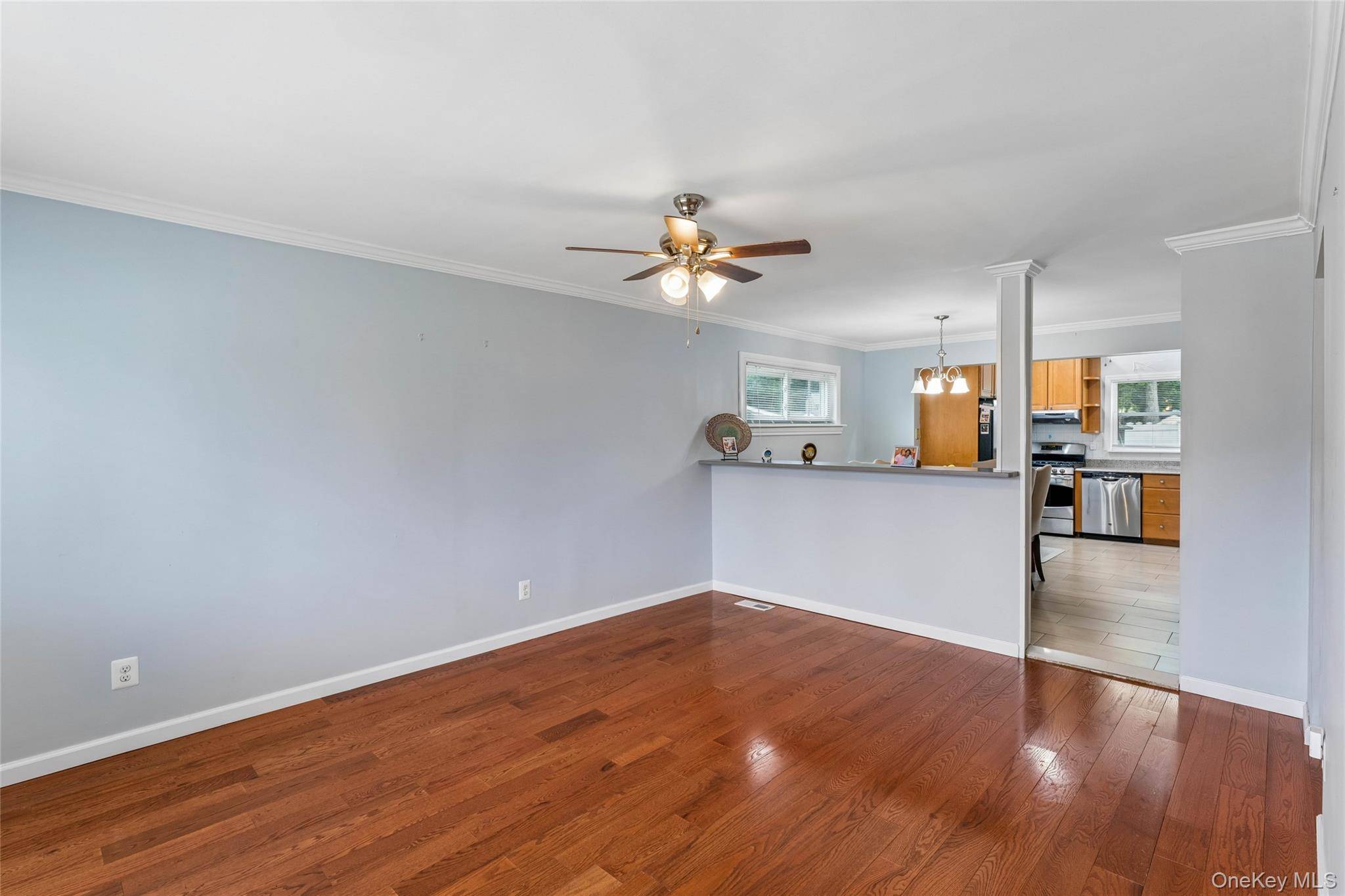 3 Hillcrest DR, Westbury, NY 11590