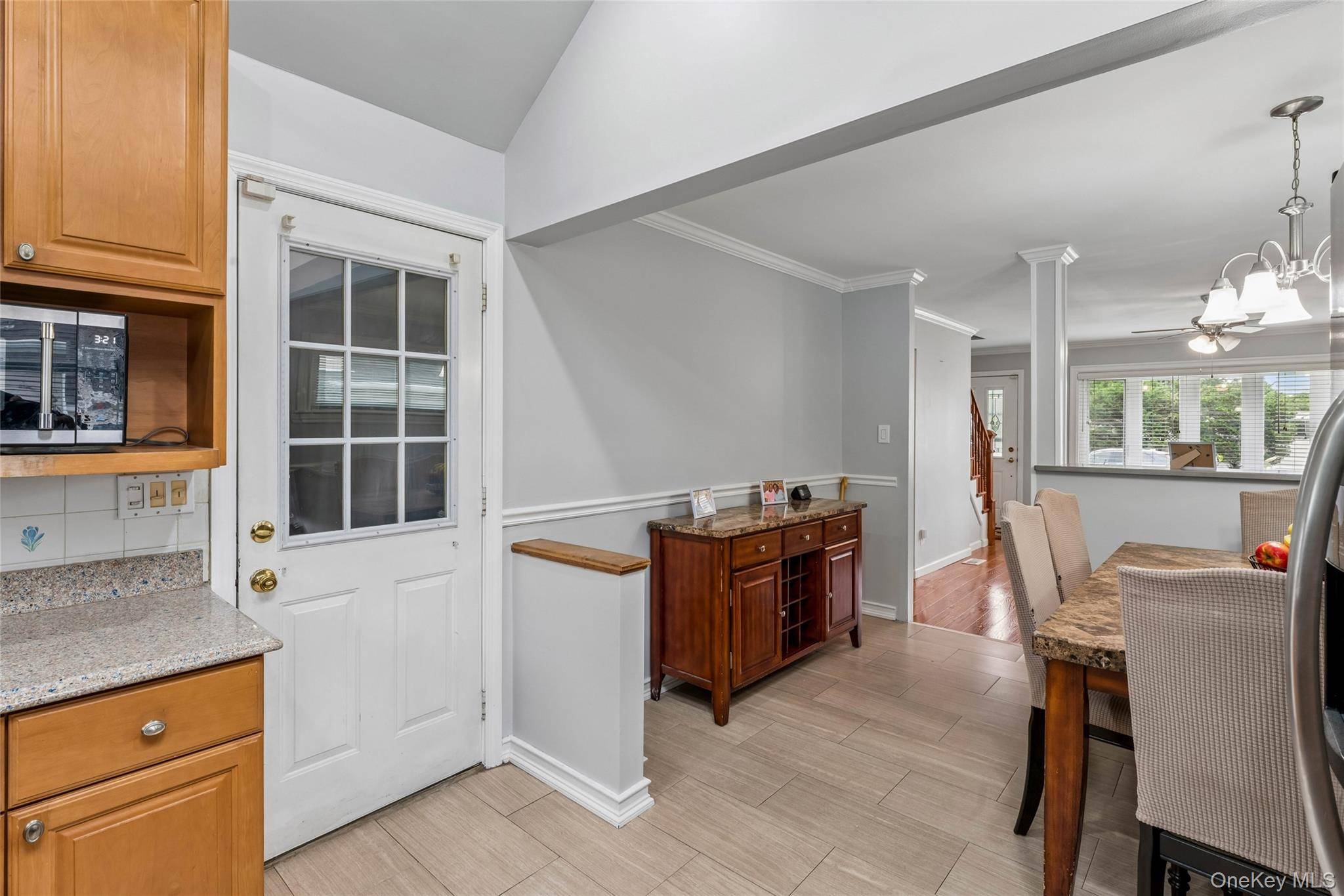 3 Hillcrest DR, Westbury, NY 11590