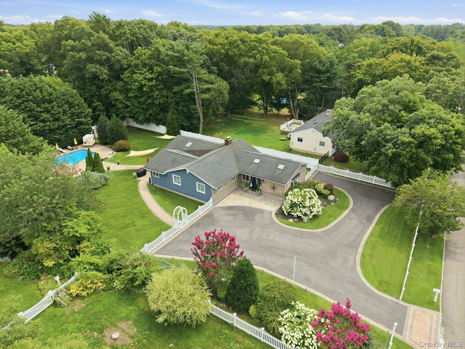 703 Lincoln AVE, Sayville, NY 11782