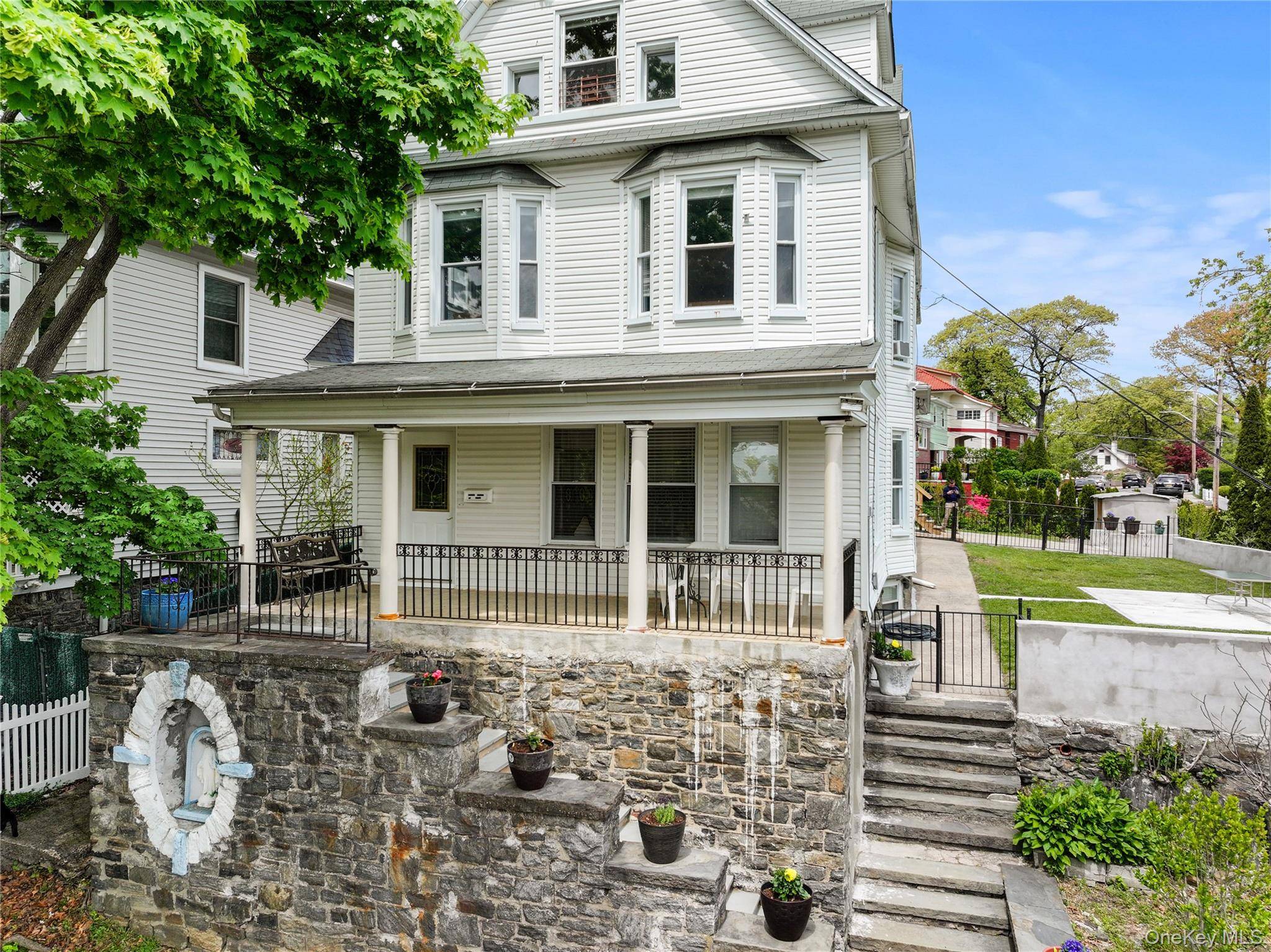 21 Wendover RD, Yonkers, NY 10705