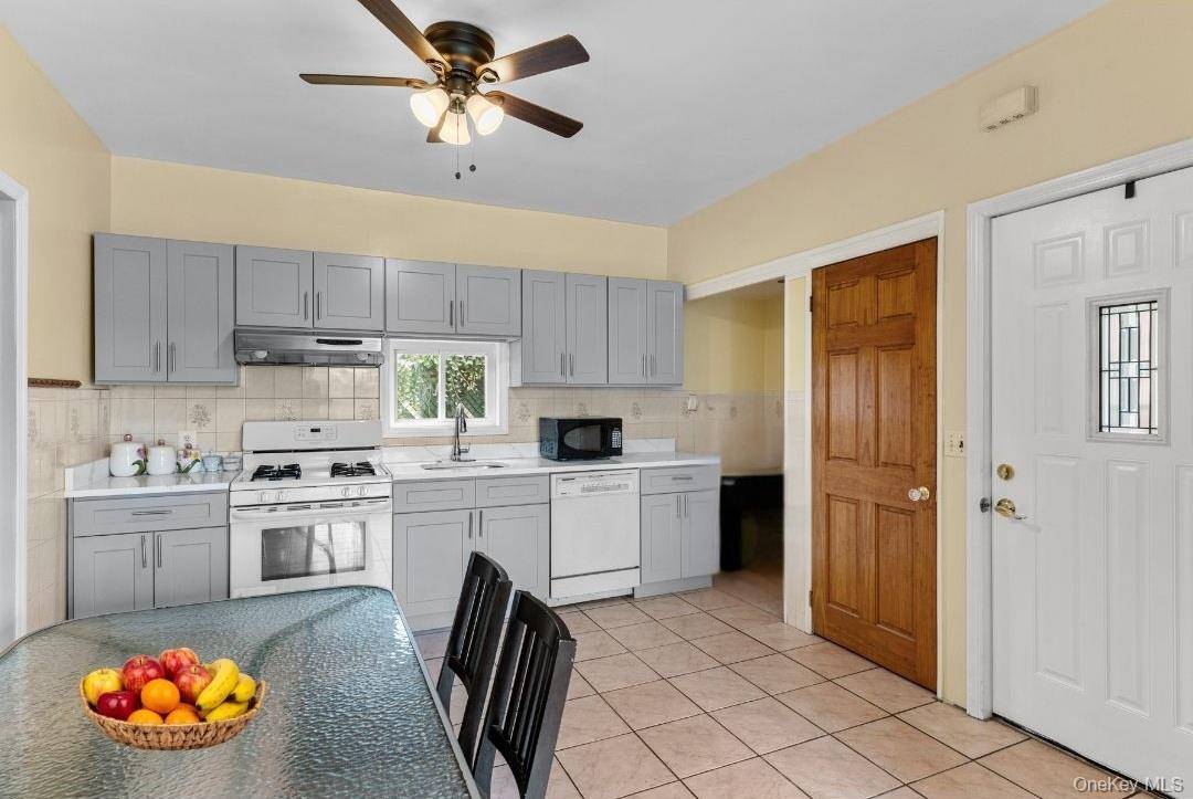 21 Wendover RD, Yonkers, NY 10705