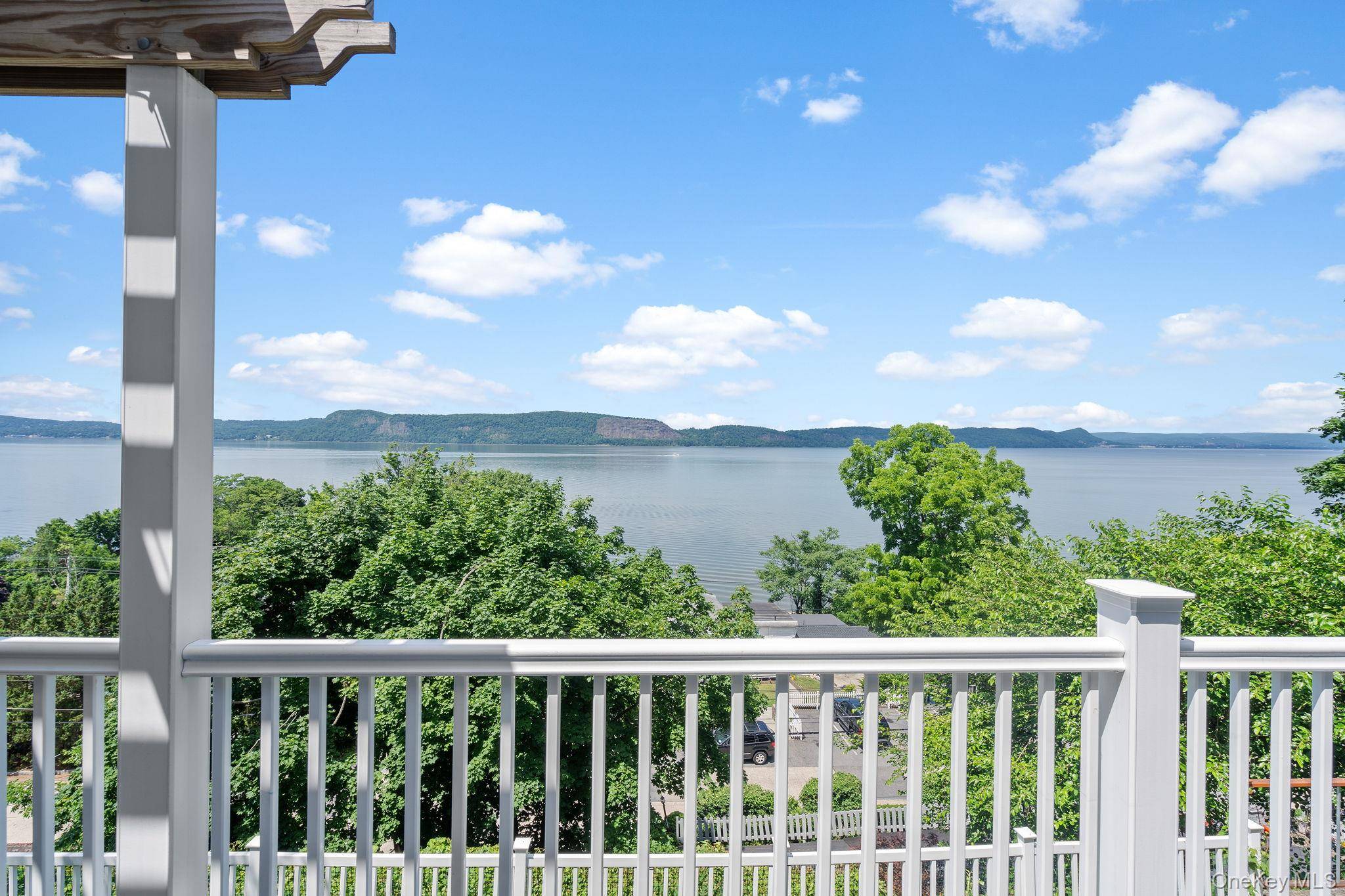 12 Riverview CT, Ossining, NY 10562