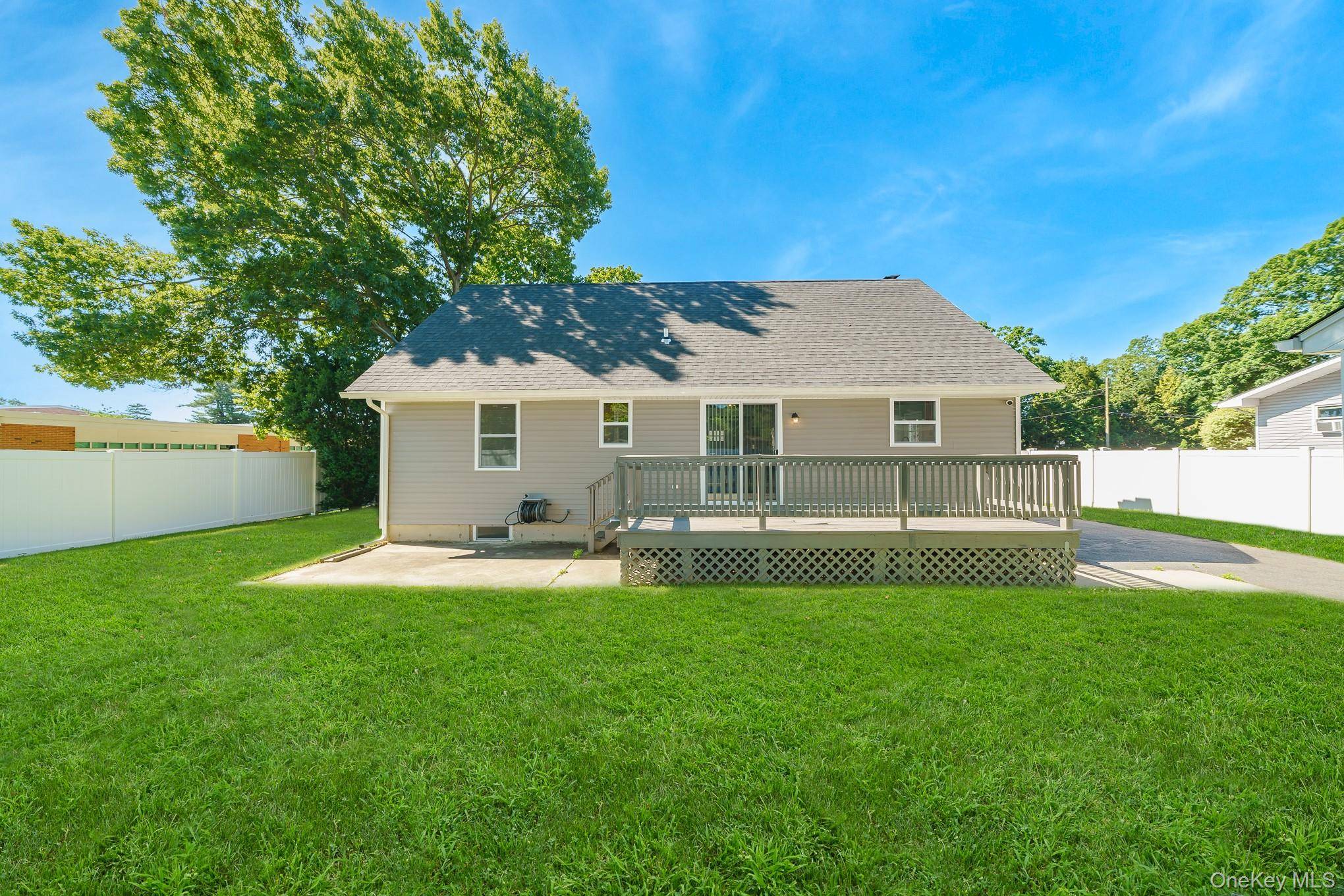 925 Liberty ST, Bohemia, NY 11716