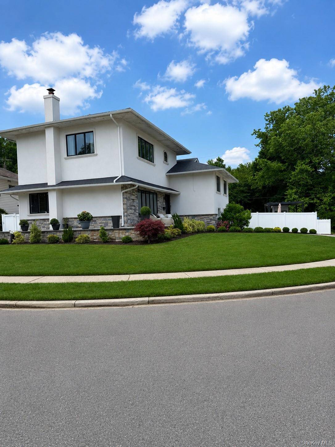 1396 Stephen Marc LN, East Meadow, NY 11554