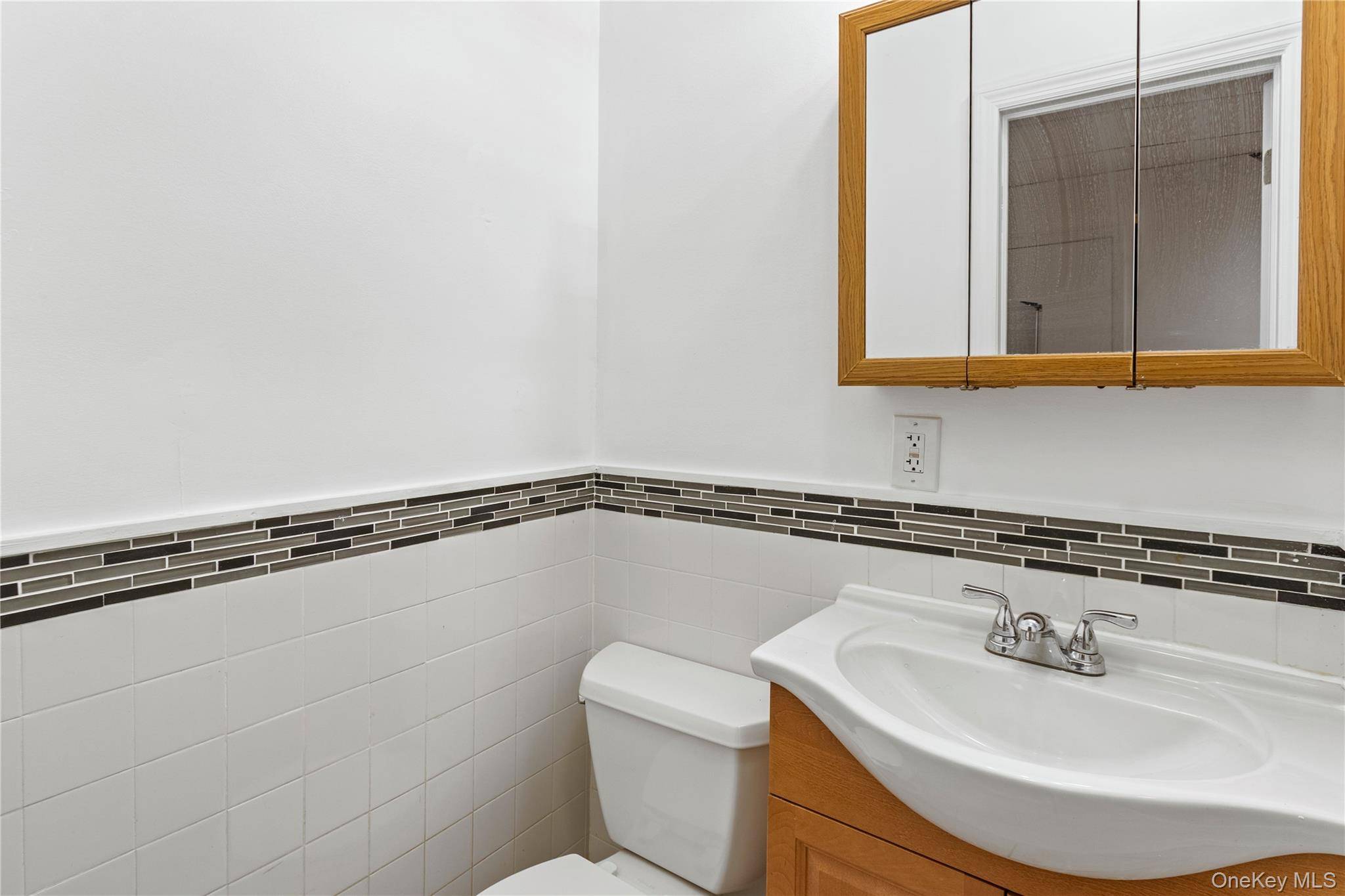 14 Bayville AVE #4, Bayville, NY 11709