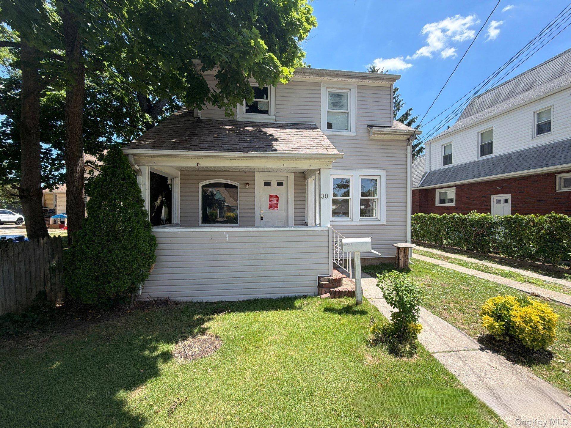 30 Pierson AVE, Hempstead, NY 11550