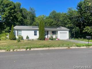 316 Leaf AVE, Central Islip, NY 11722