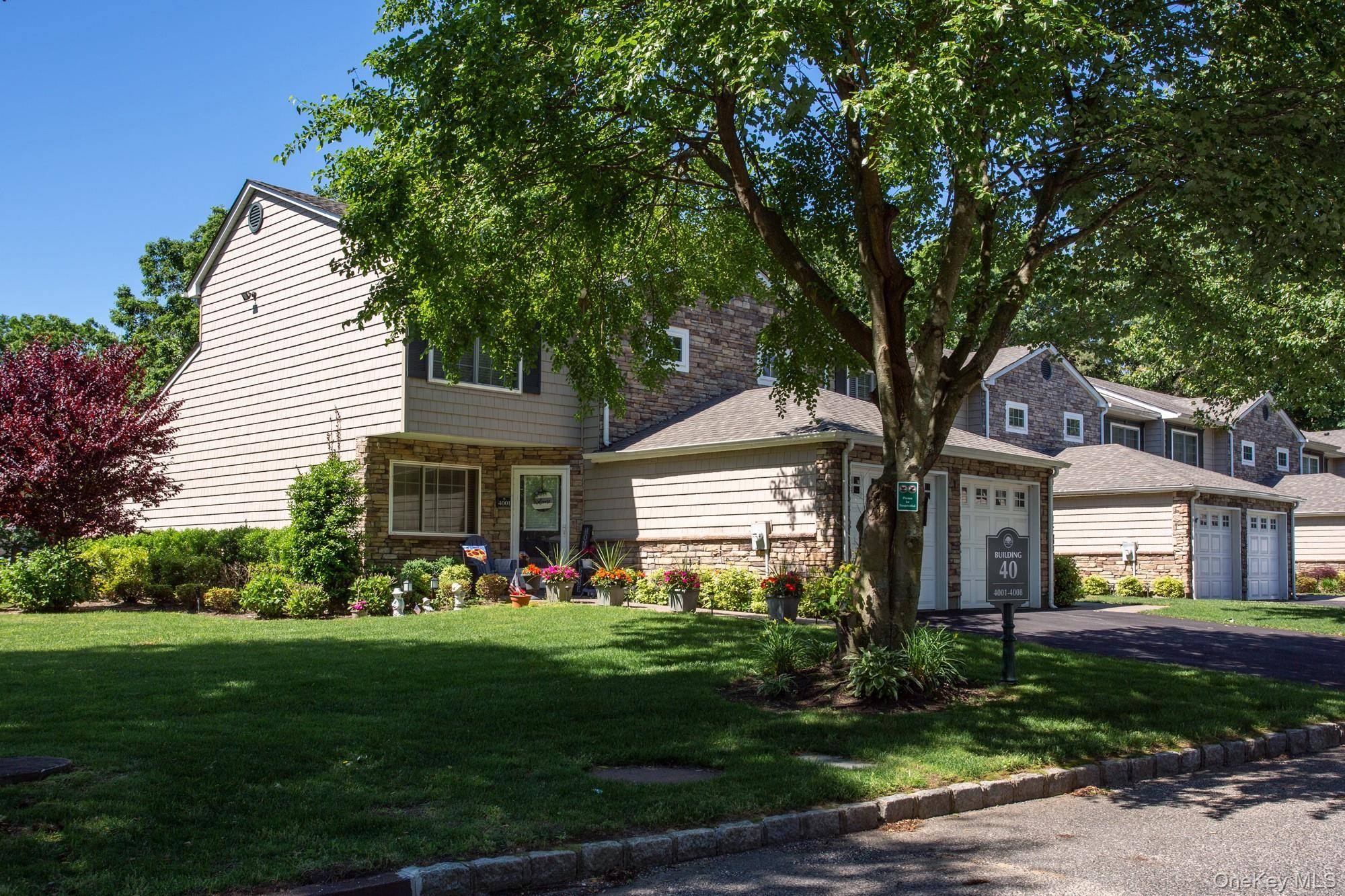 5000 Townhouse DR #2604, Coram, NY 11727