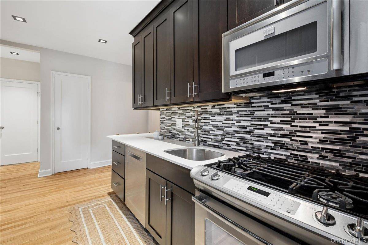 90 Bryant AVE #2B- Dorset, White Plains, NY 10605