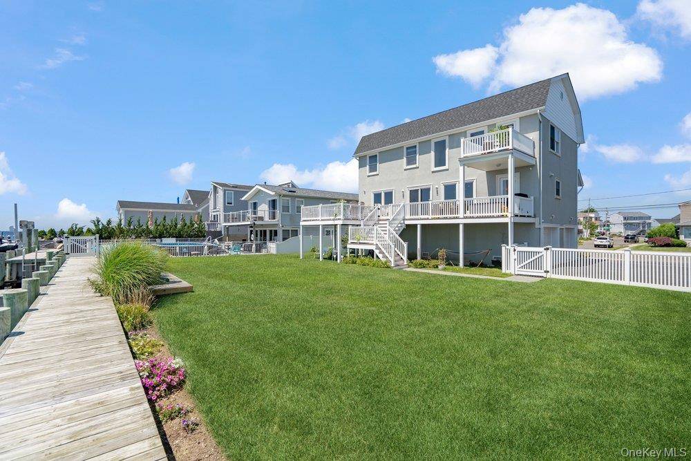 30 Milton RD, Babylon, NY 11702
