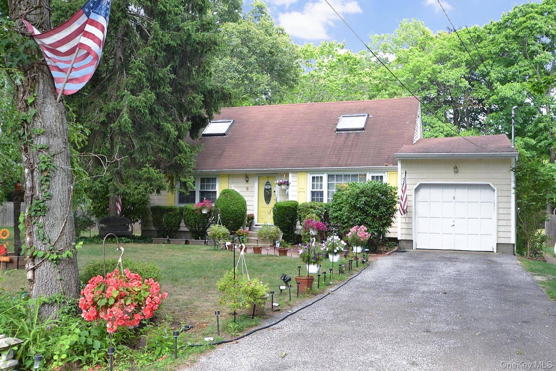 5 Radio AVE, Miller Place, NY 11764