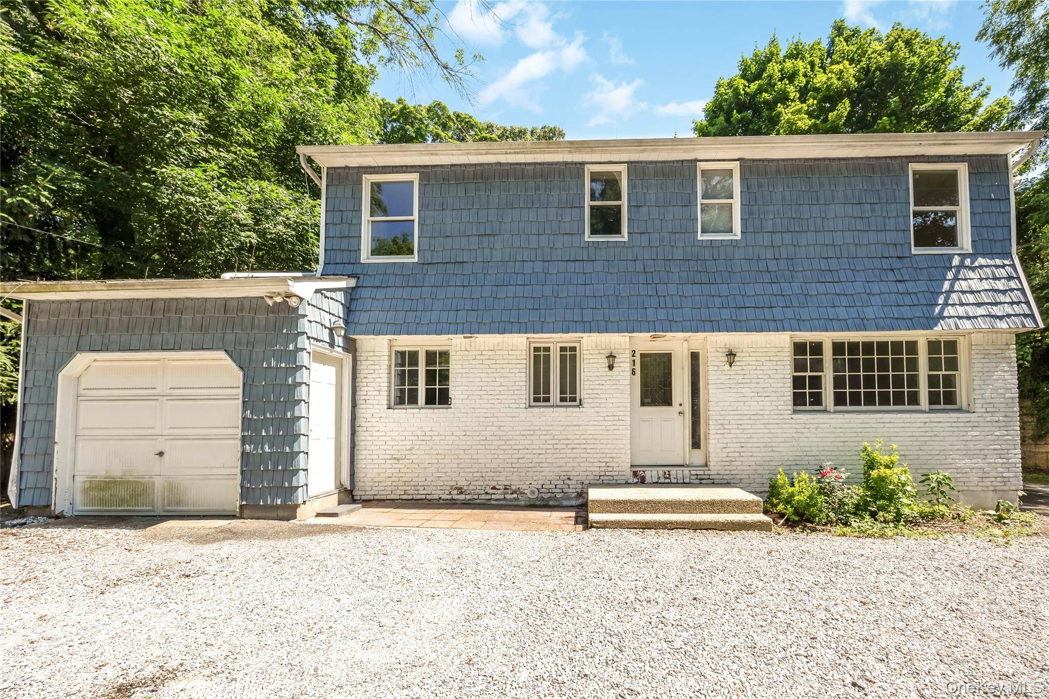 216 Woodbury RD, Woodbury, NY 11797