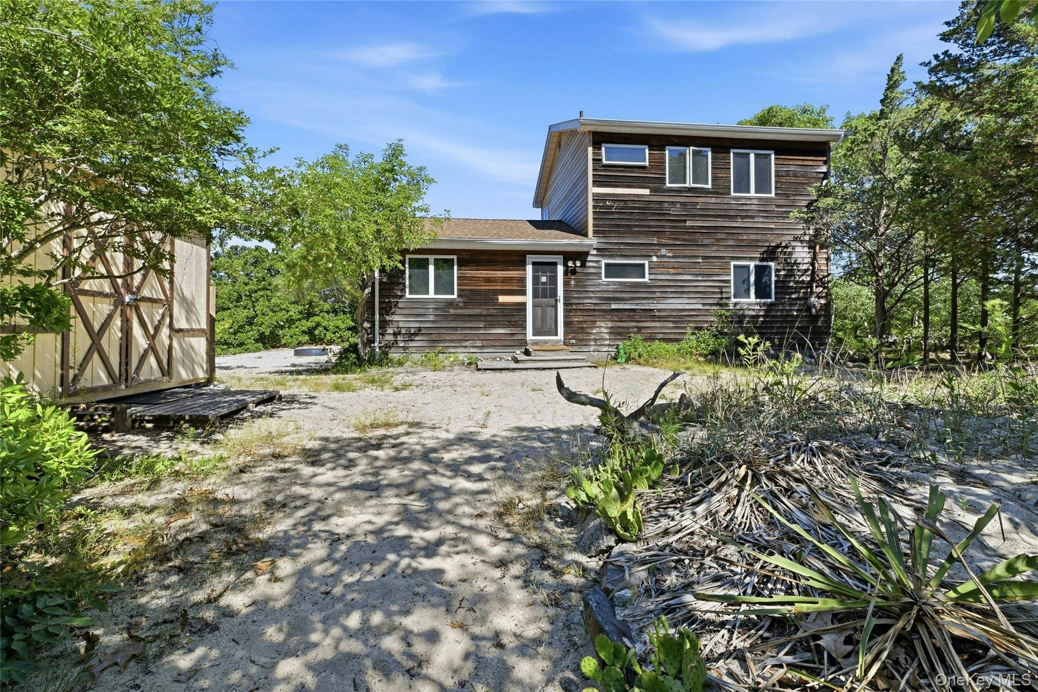65 Lake DR, Southold, NY 11971