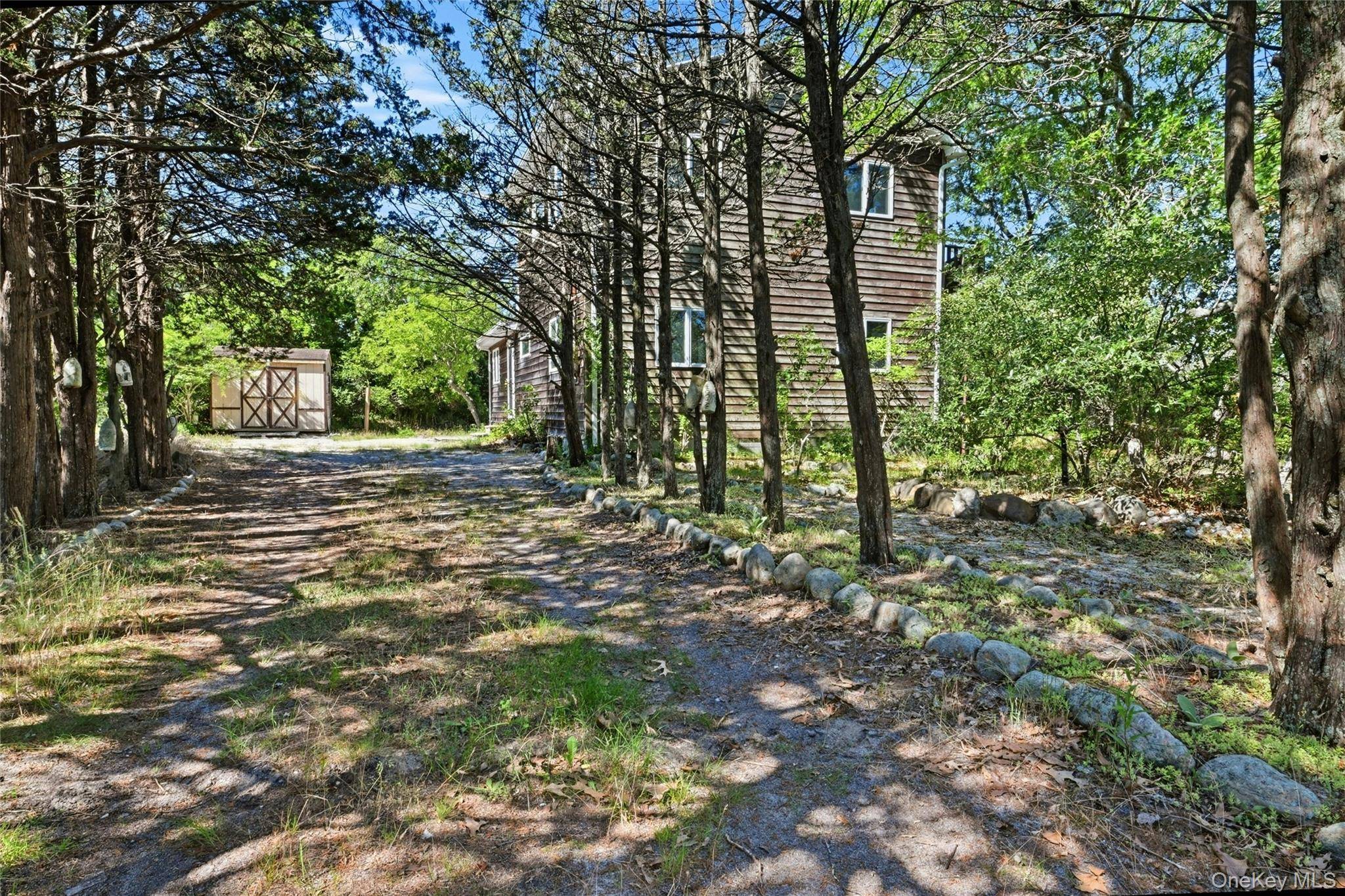 65 Lake DR, Southold, NY 11971