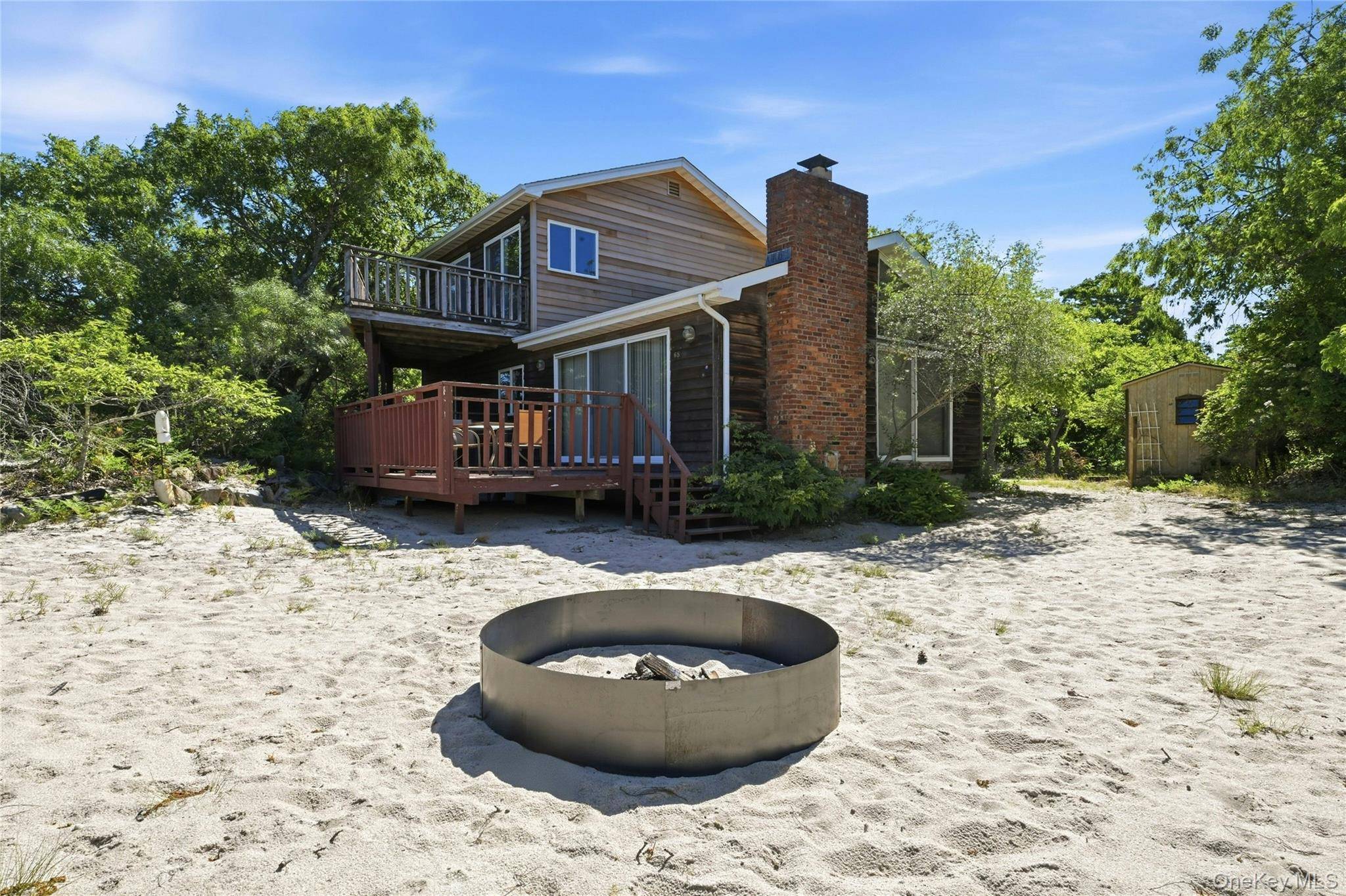 65 Lake DR, Southold, NY 11971