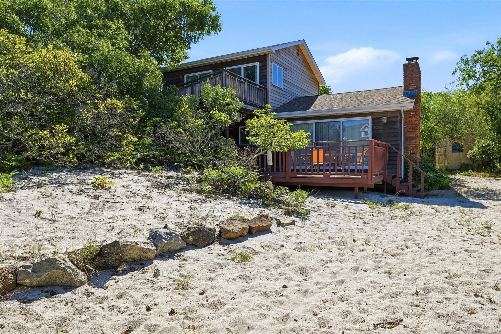 65 Lake DR, Southold, NY 11971