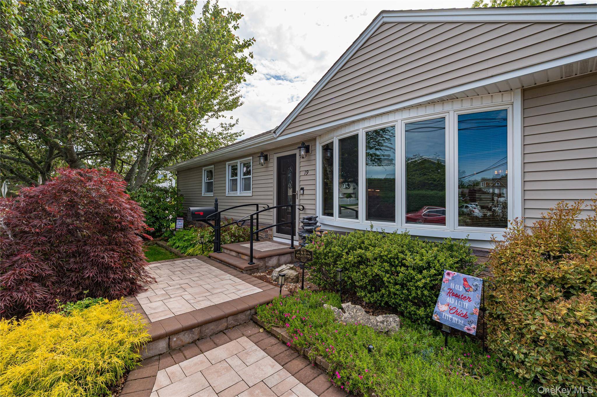 19 Buchanan AVE, Amity Harbor, NY 11701