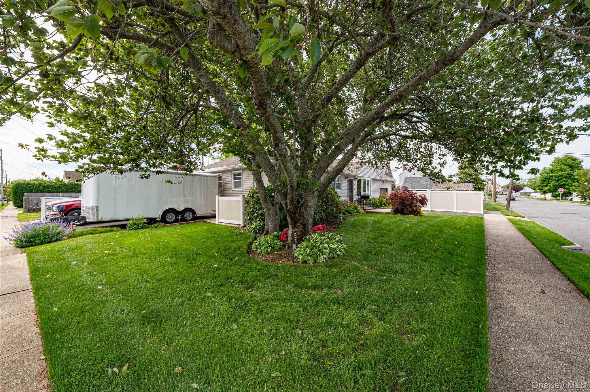 19 Buchanan AVE, Amity Harbor, NY 11701