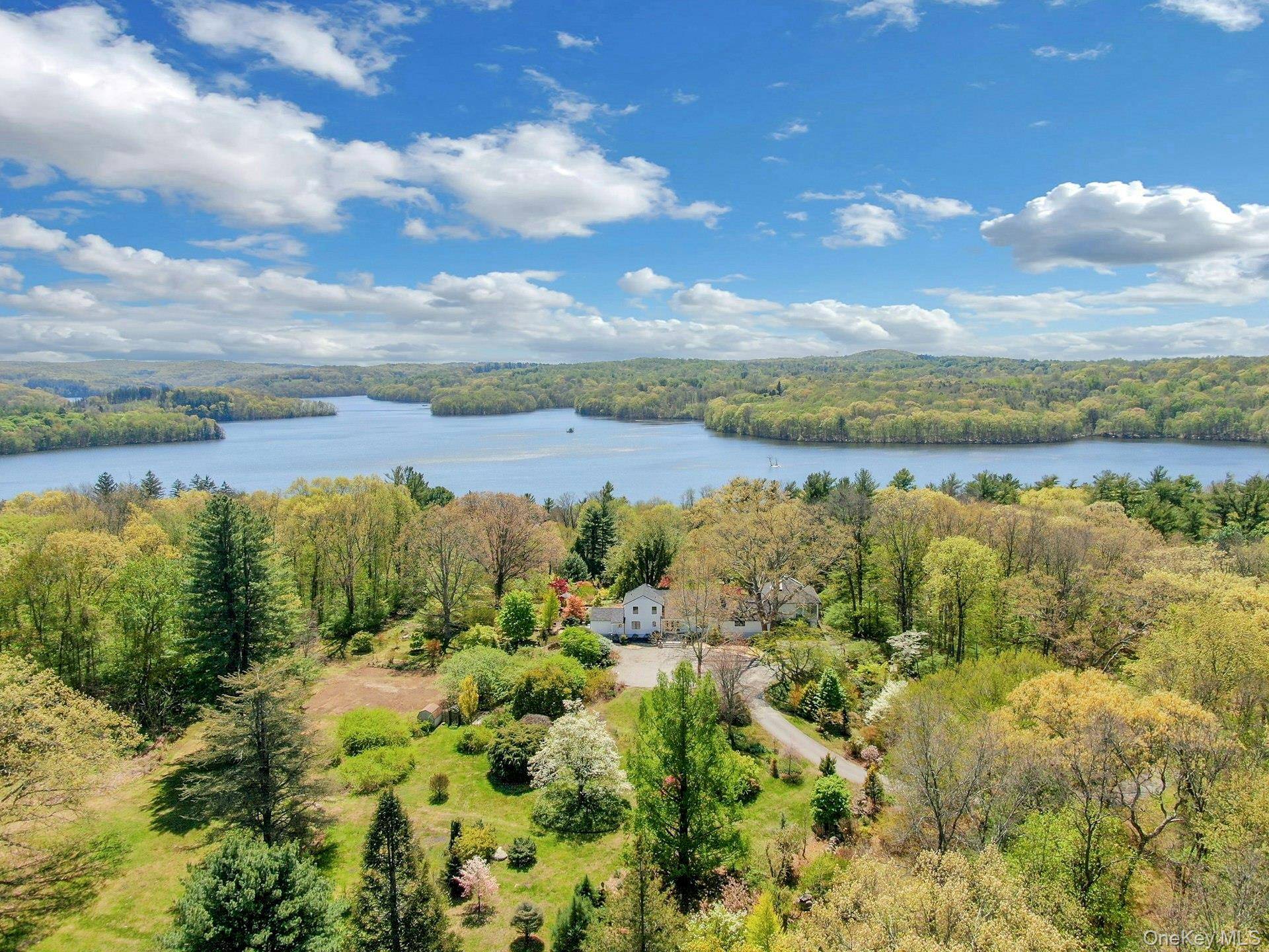 380 Cross River RD, Katonah, NY 10536